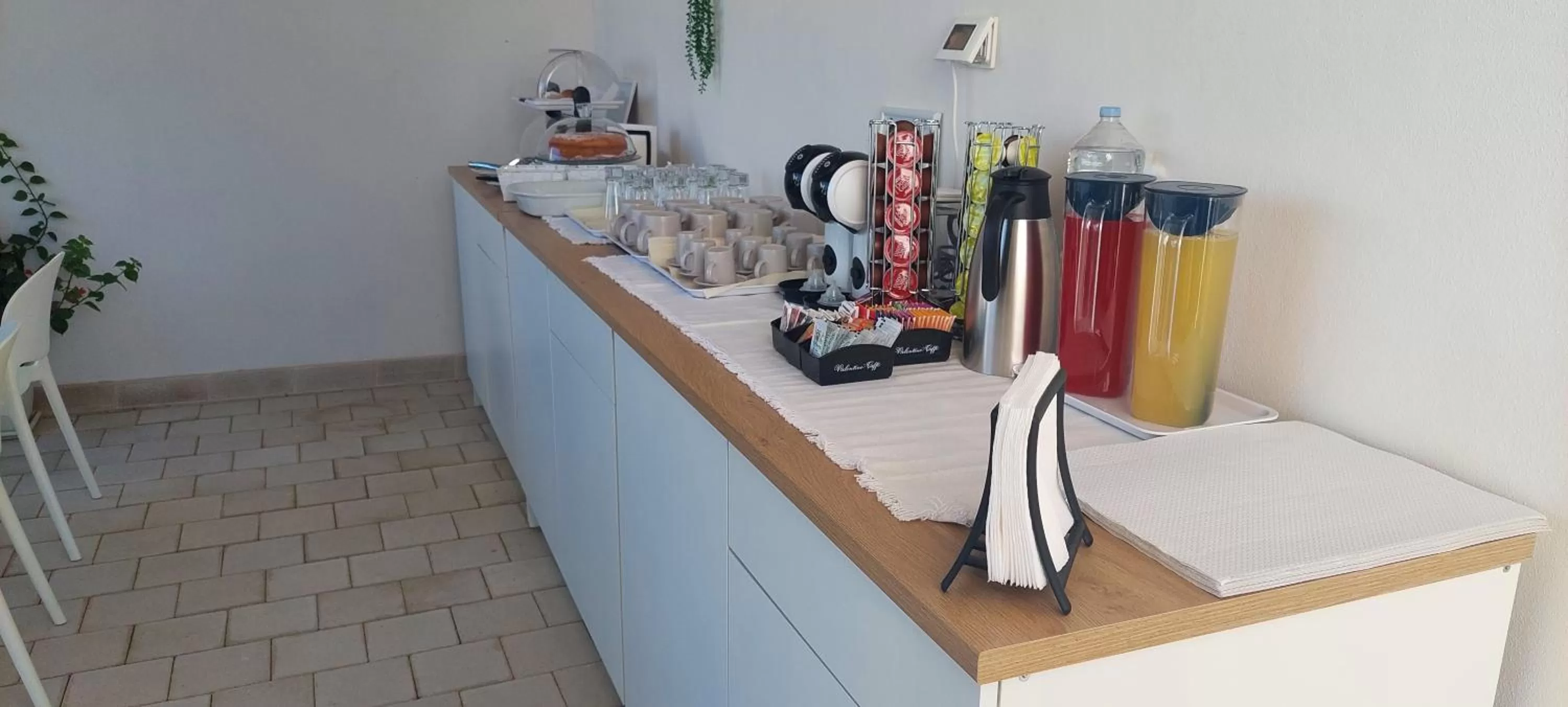 Food and drinks in B&B Villa Noemi