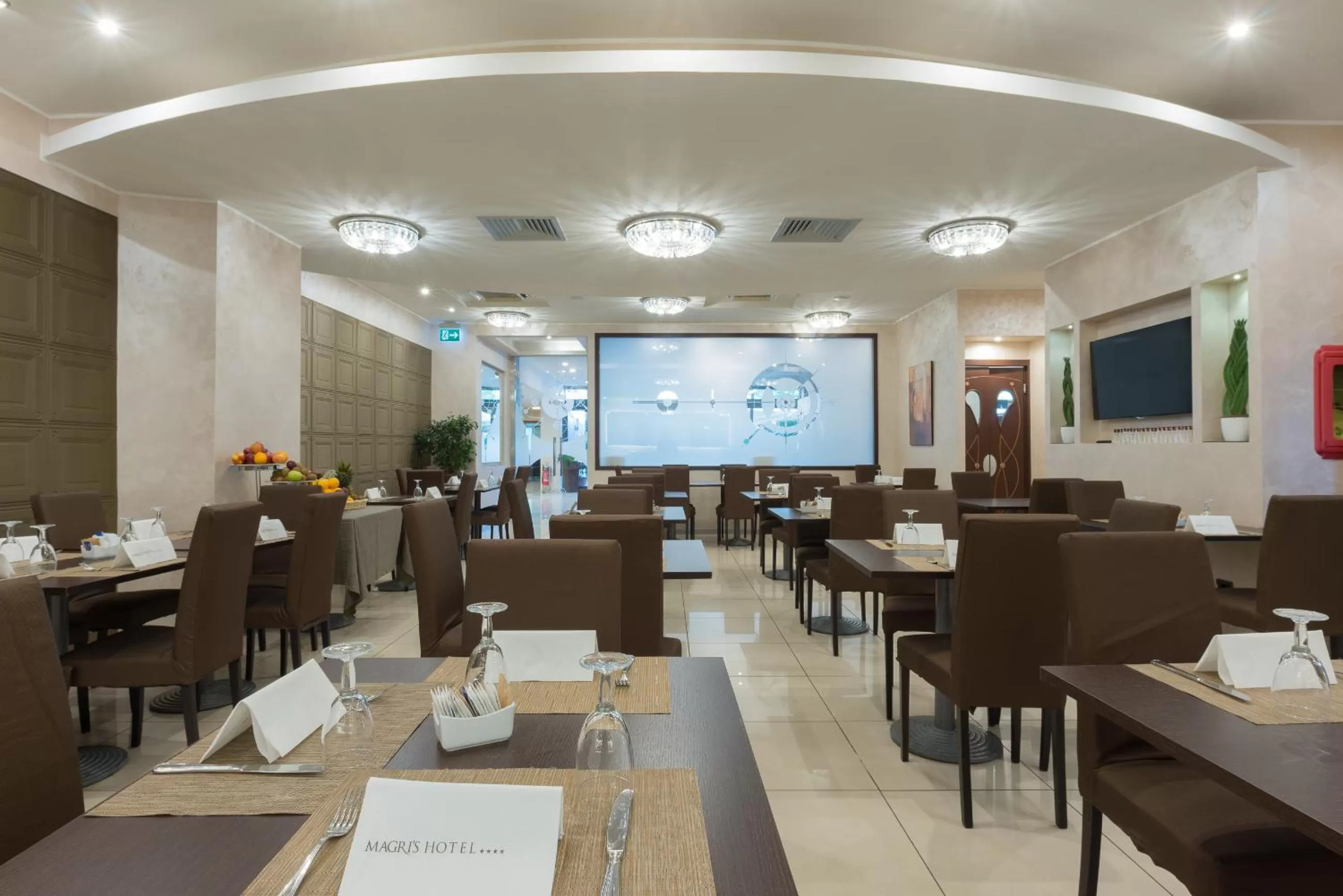 Restaurant/places to eat in Magri's Hotel