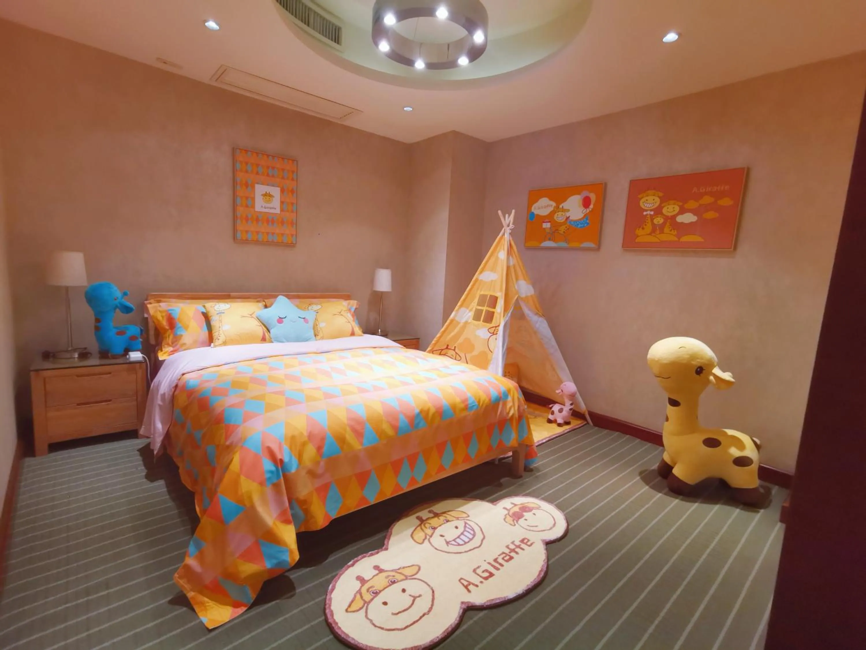 Bedroom, Bed in Kunming Haitian Hotel