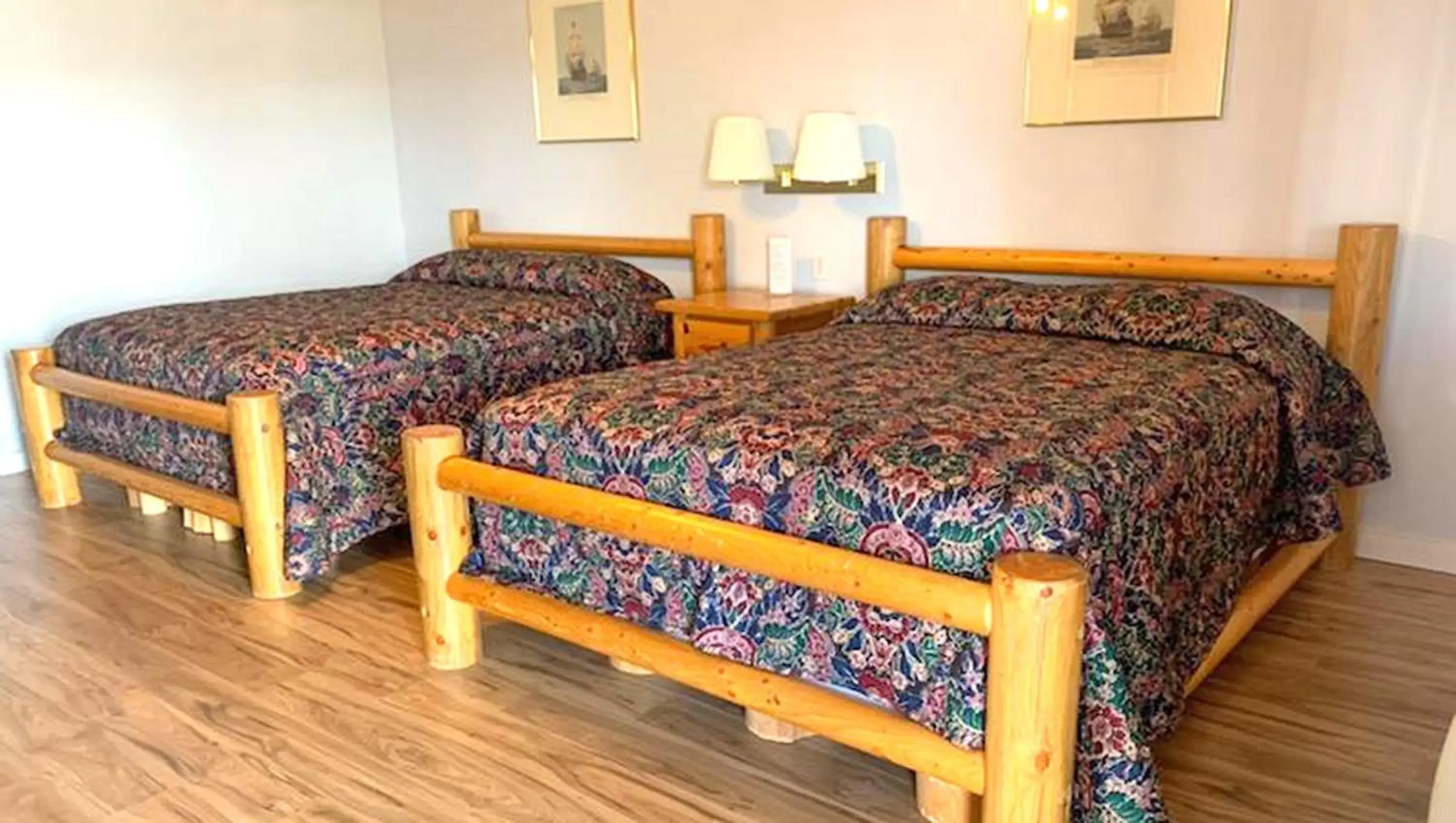 Queen Room with Two Queen Beds in Marianna Inn Panguitch Queen Room with Two Queen Beds in Marianna Inn Panguitch