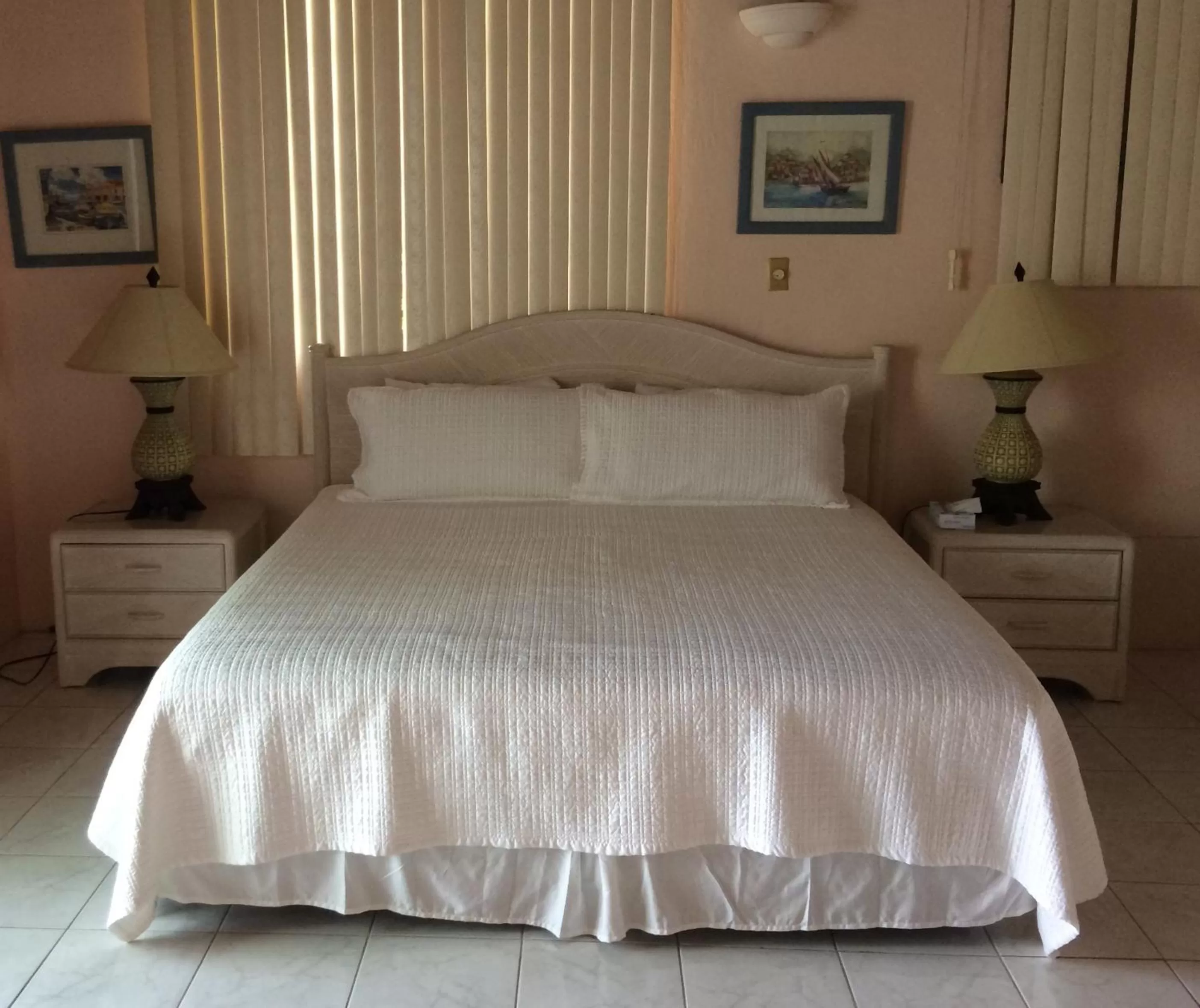 Bedroom, Bed in Fort Burt Hotel