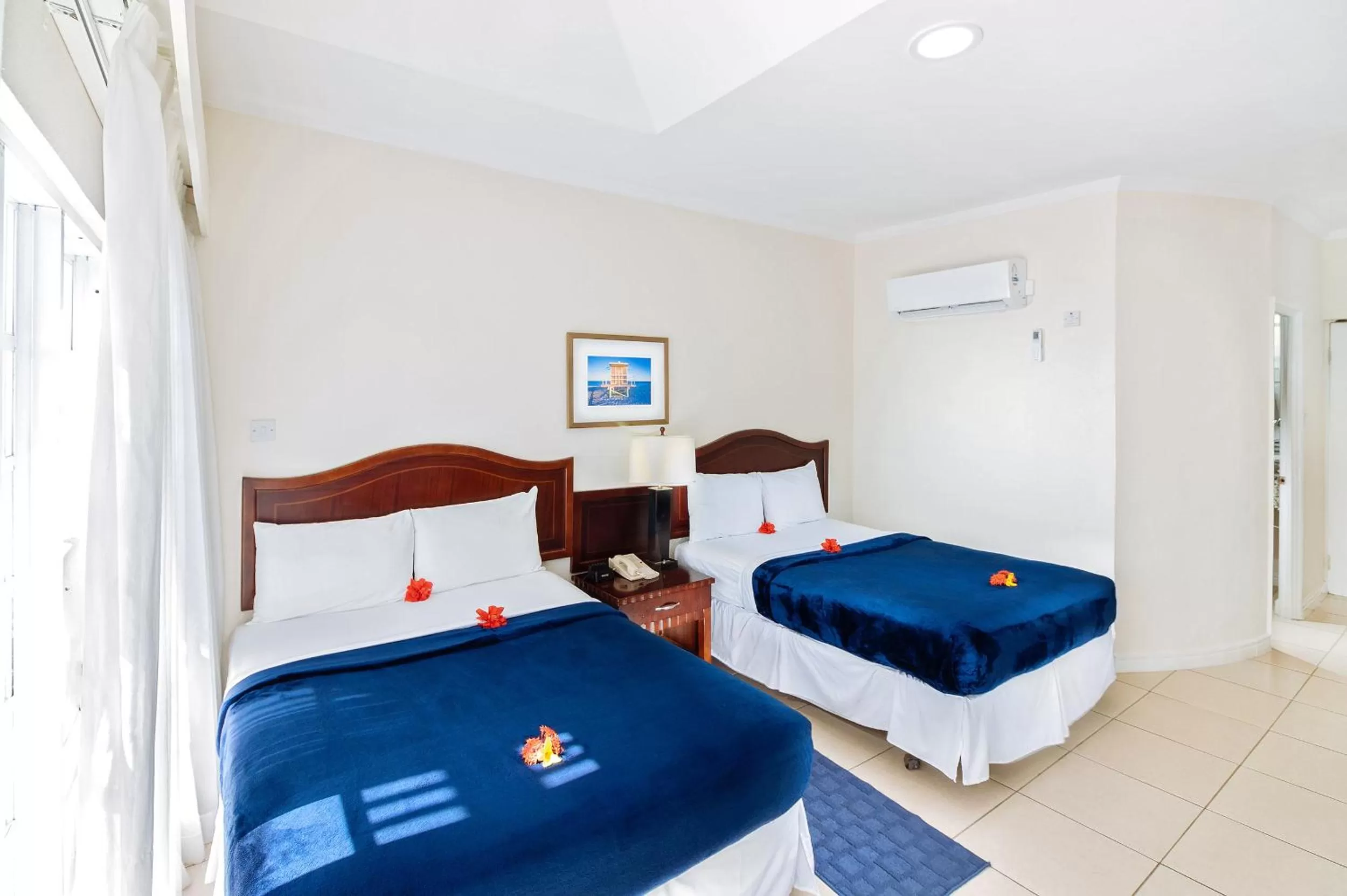 Bed in Bay Gardens Marina Haven