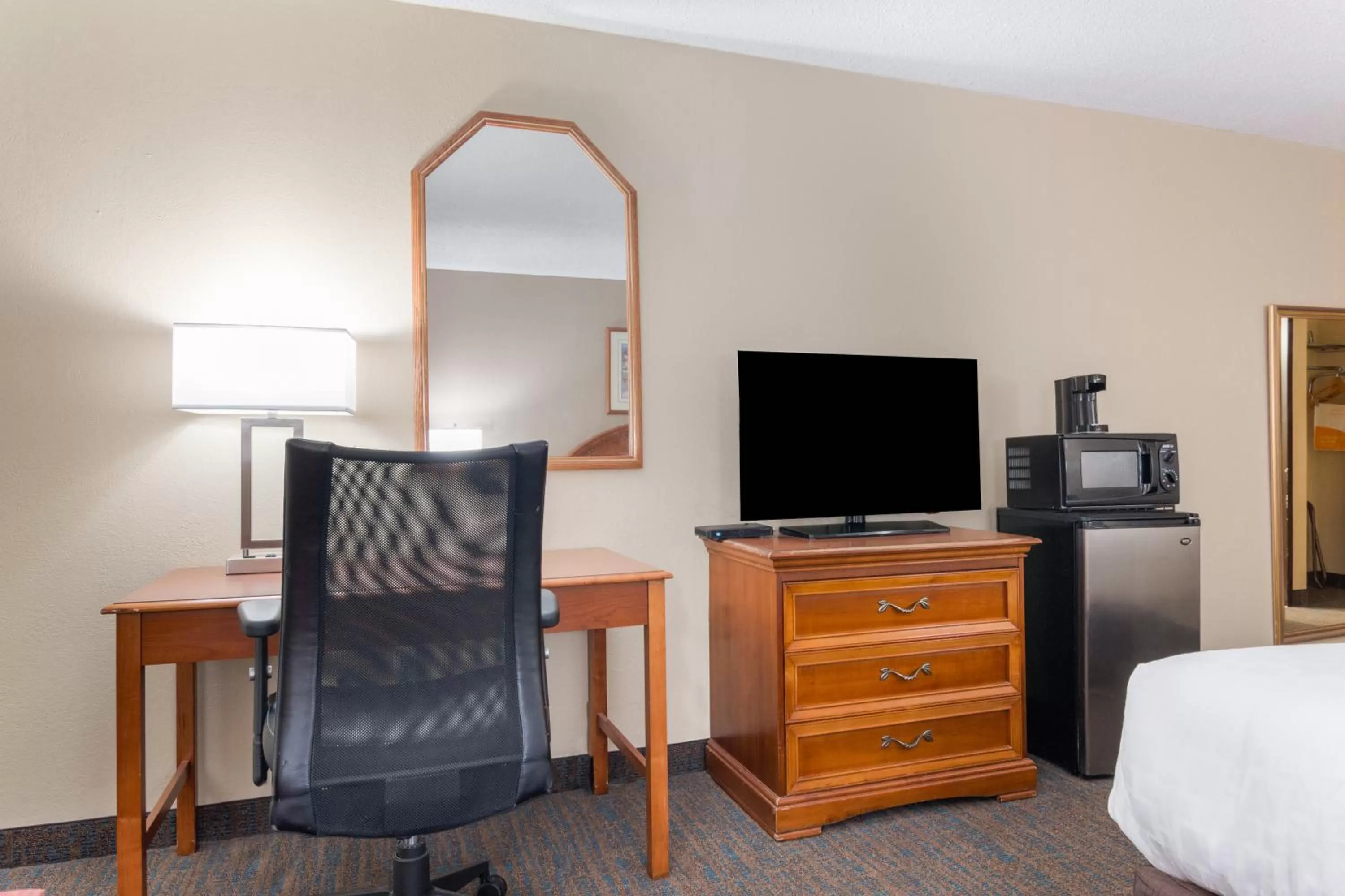 TV and multimedia, Bed in LeBossier Hotel