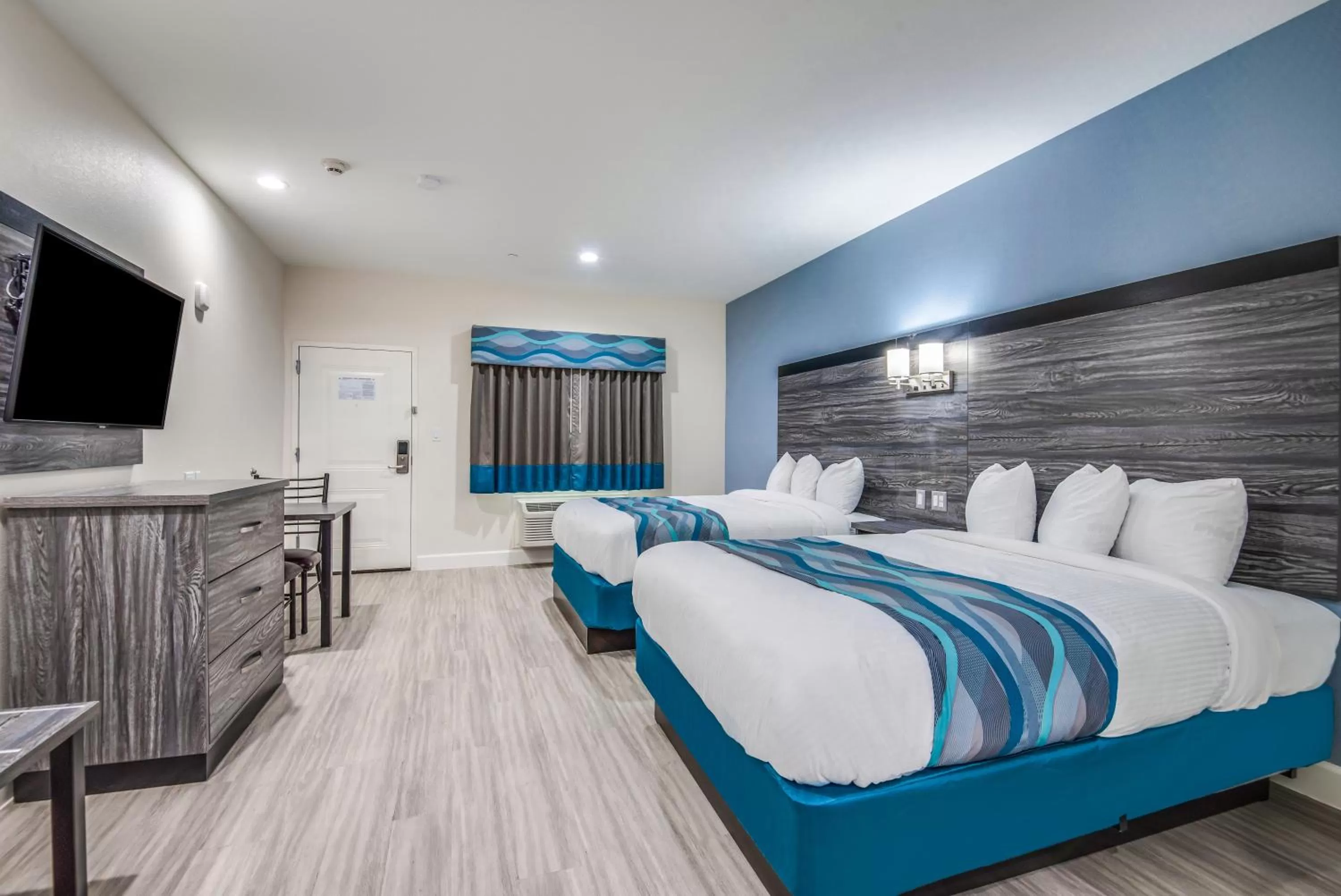 Bed in Americas Best Value Inn & Suites Houston at Hwy 6