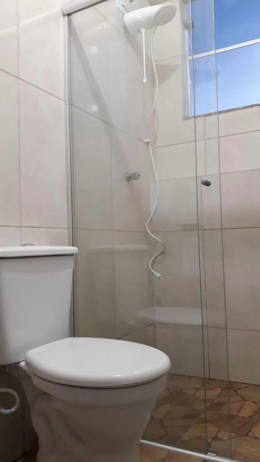 Shower, Bathroom in Pousada Reino Encantado - São Thomé das Letras - Minas Gerais