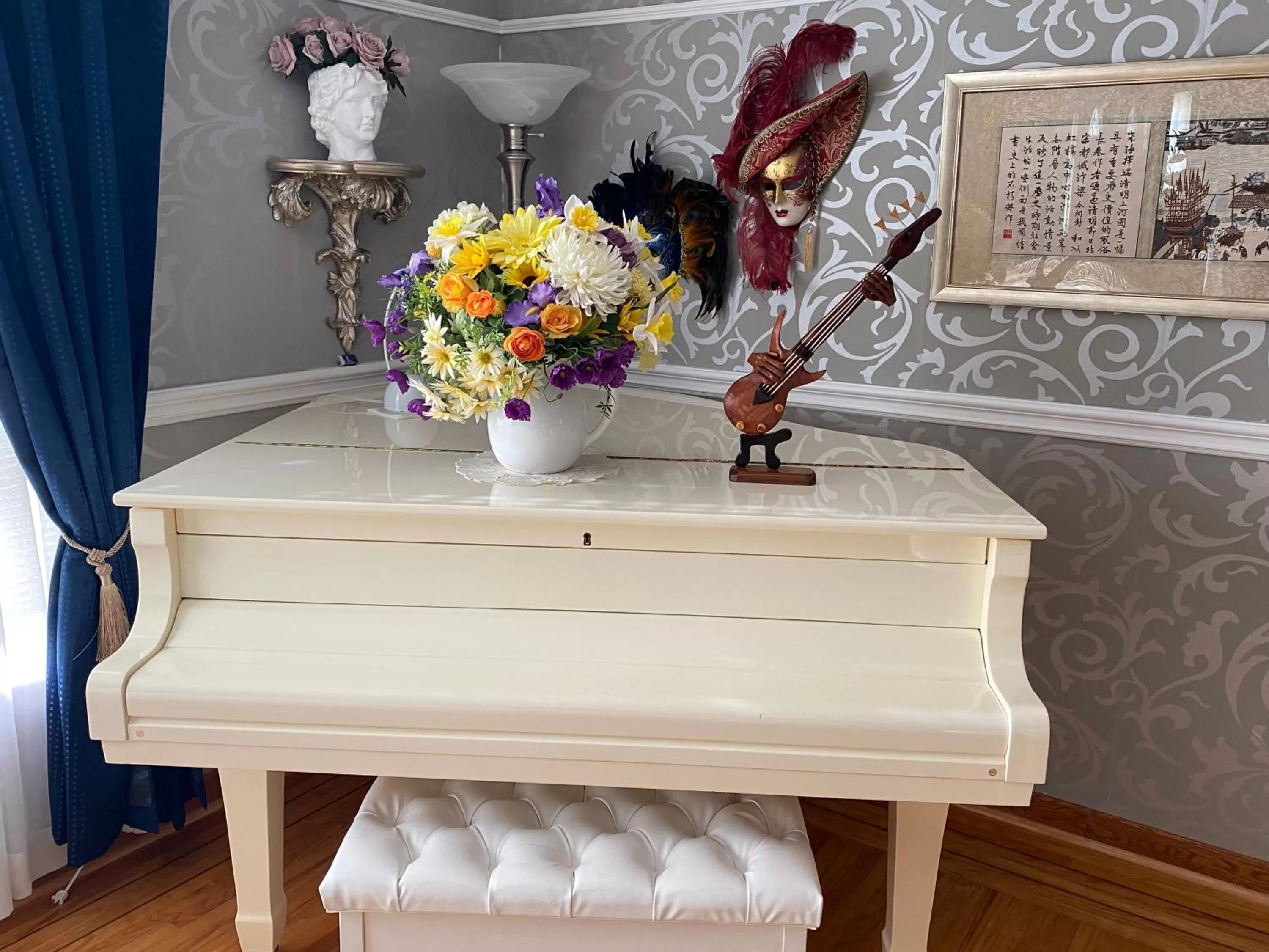 Decorative detail in Serenity