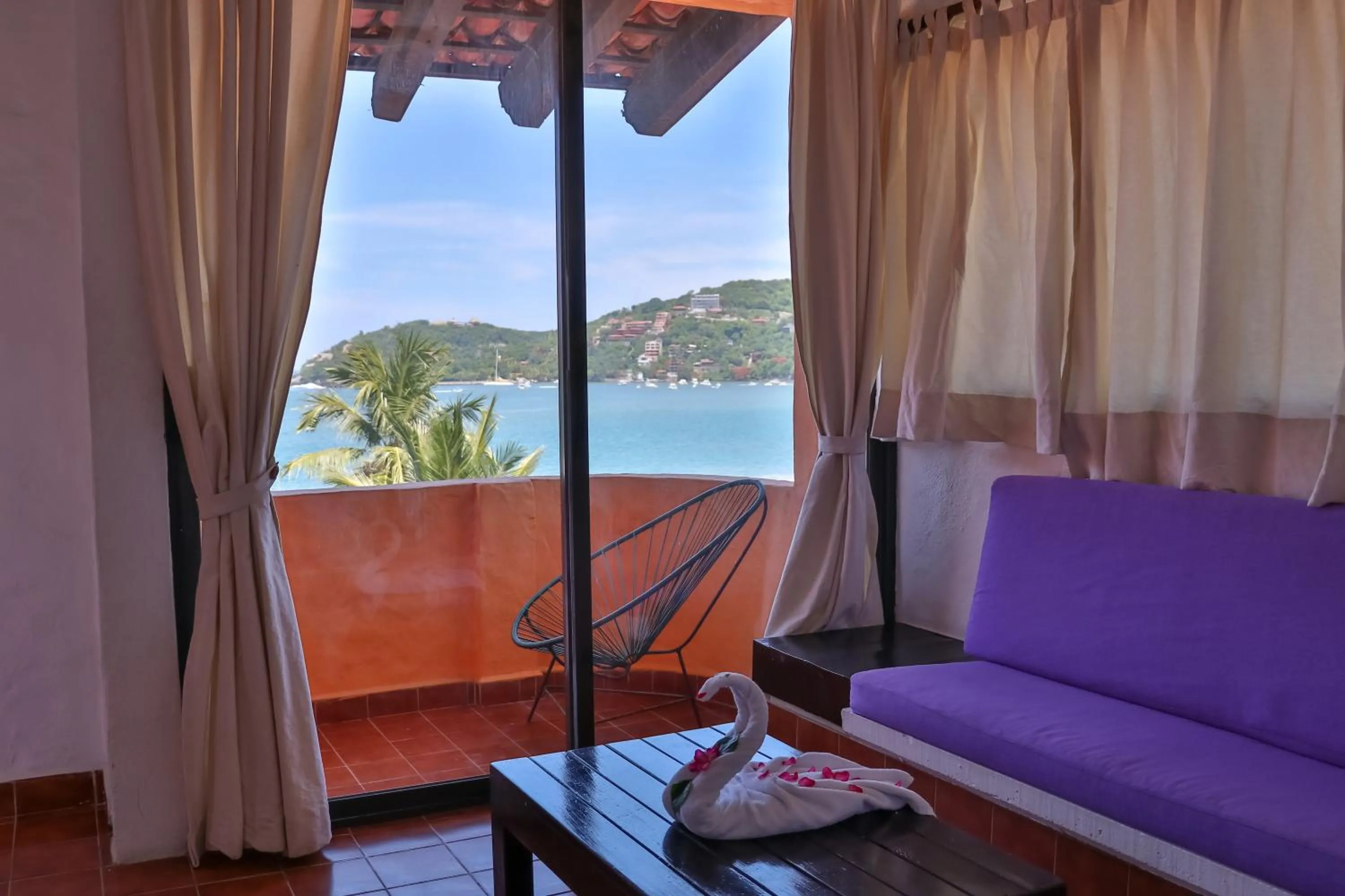 Day, Seating Area in Villas Miramar