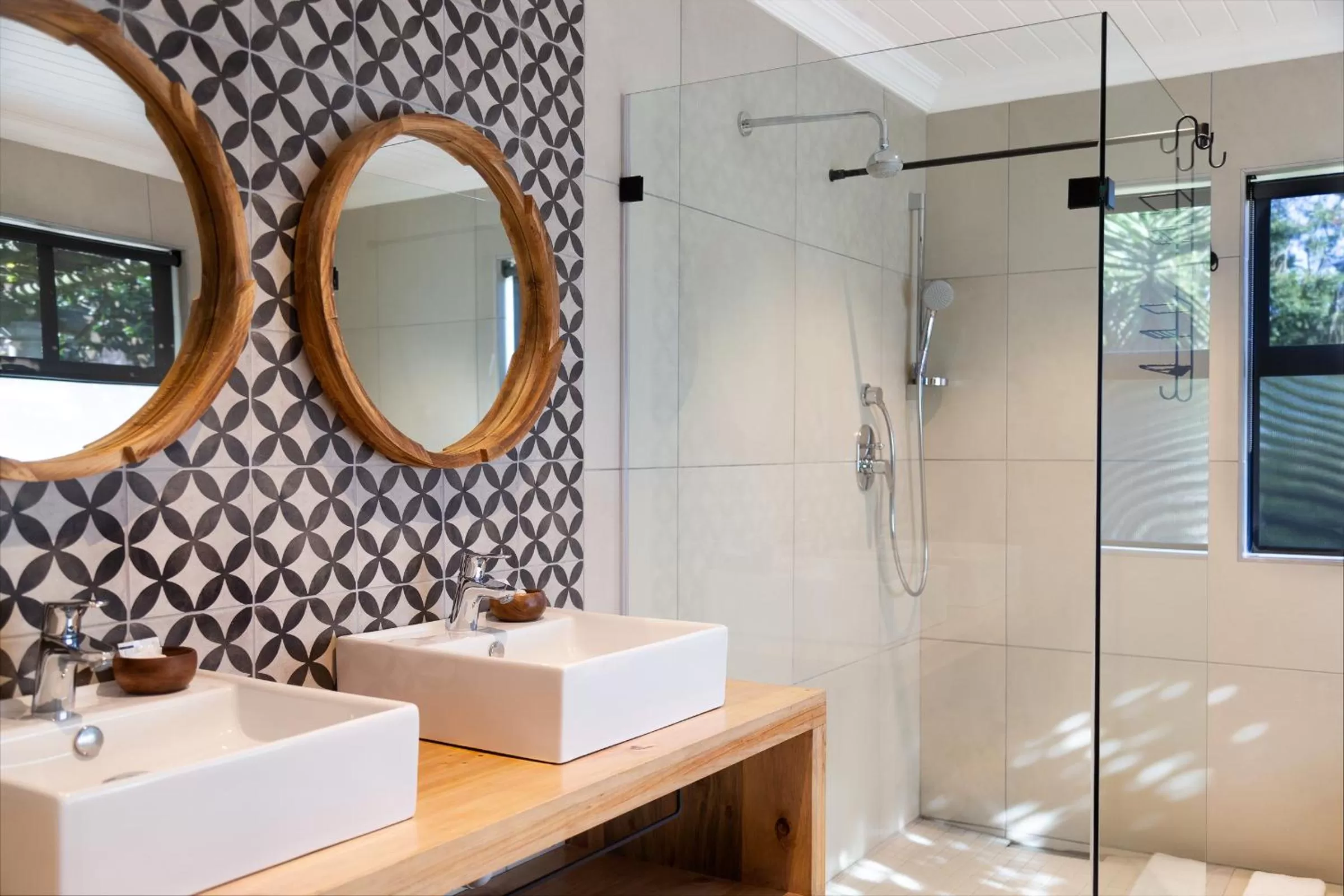 Shower in Loerie Guest Lodge