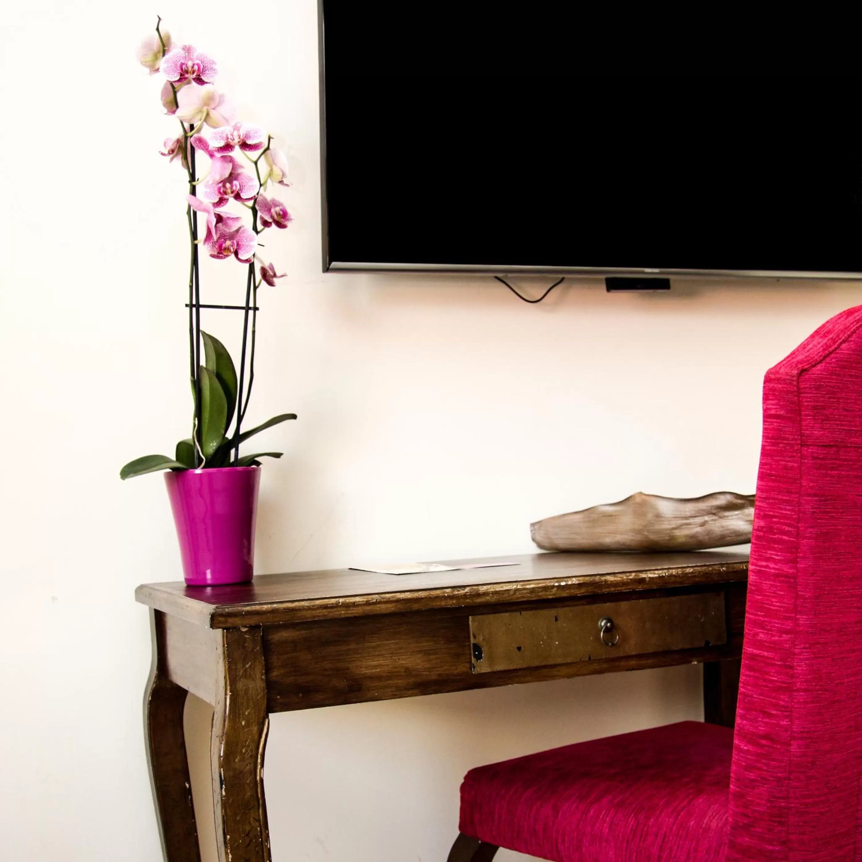 Communal lounge/ TV room, TV/Entertainment Center in Il Sogno di Gio della Laguna