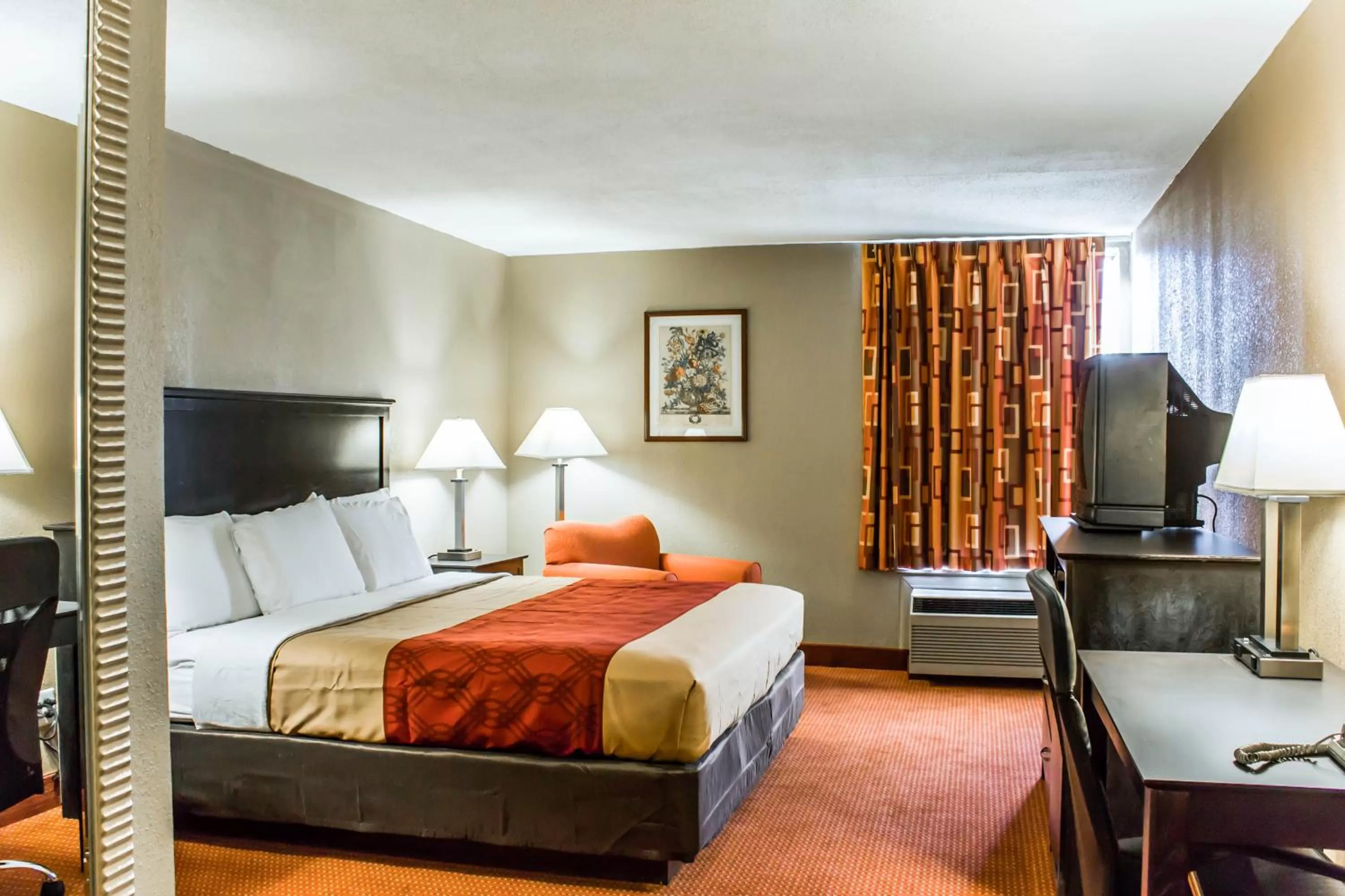 King Room - Smoking  in Econo Lodge Burlington I-40