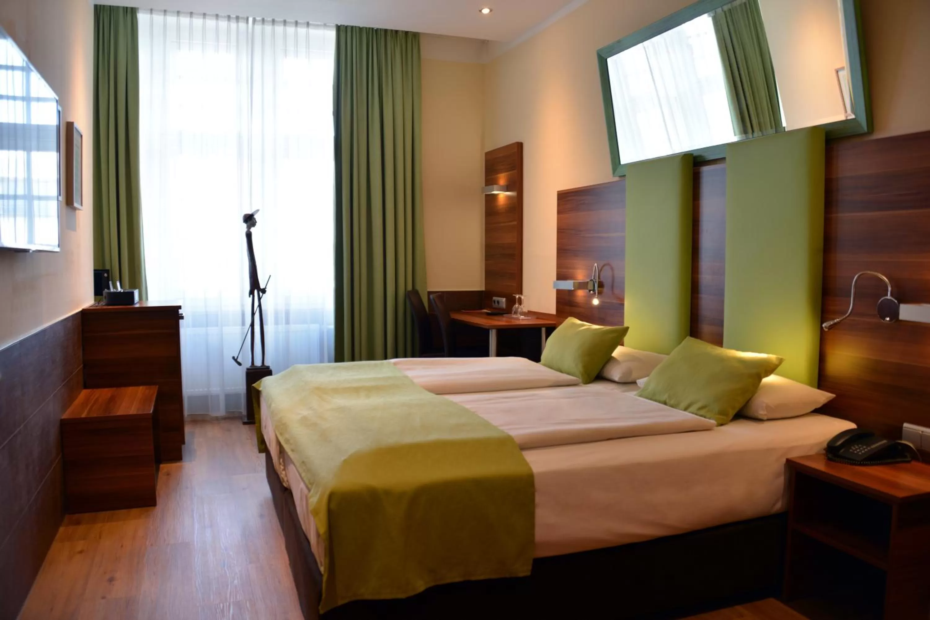 Photo of the whole room, Bed in Arthotel Munich