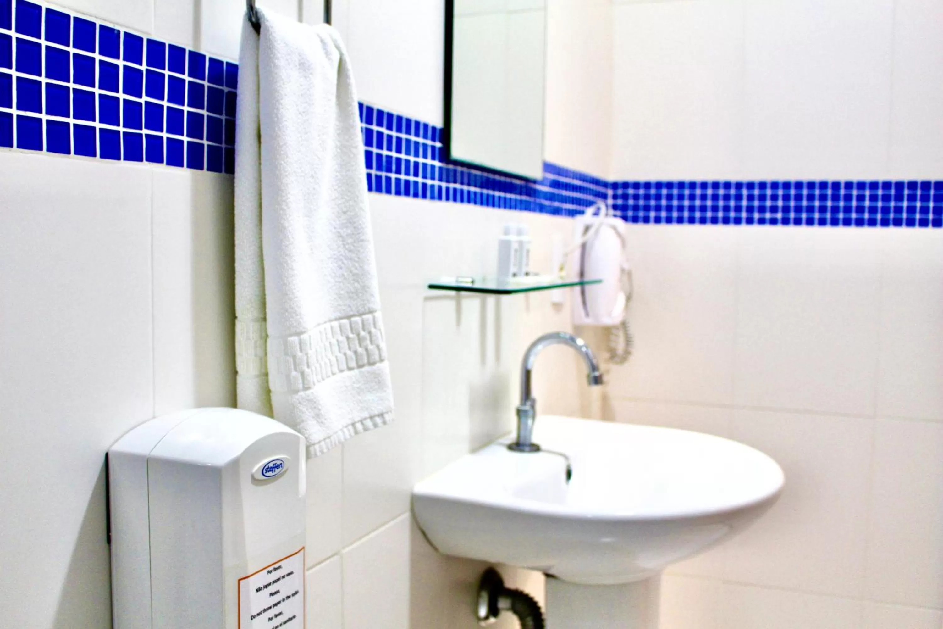 Bathroom in Injoy Suítes & Aparts