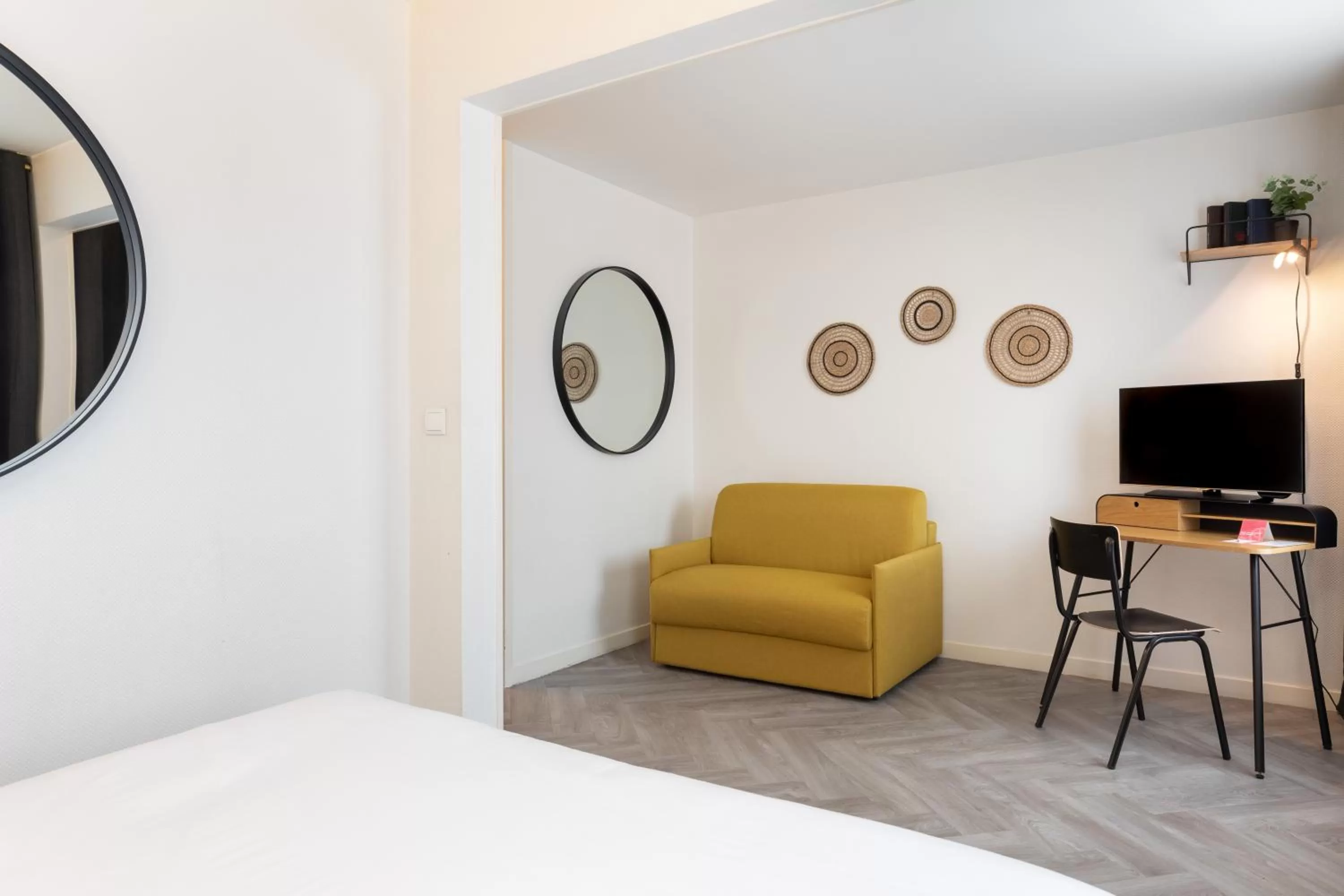 Bedroom, Bed in Hôtel Chromatics & Restaurant Hill Club by HappyCulture