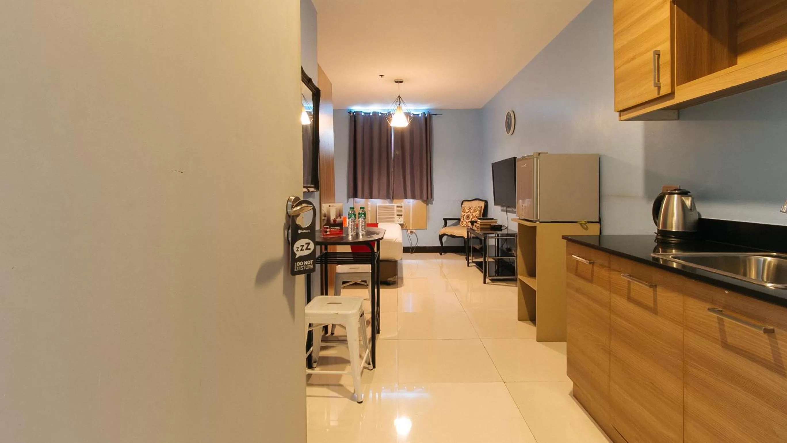 Bedroom in RedDoorz Plus at Kamuning Quezon City