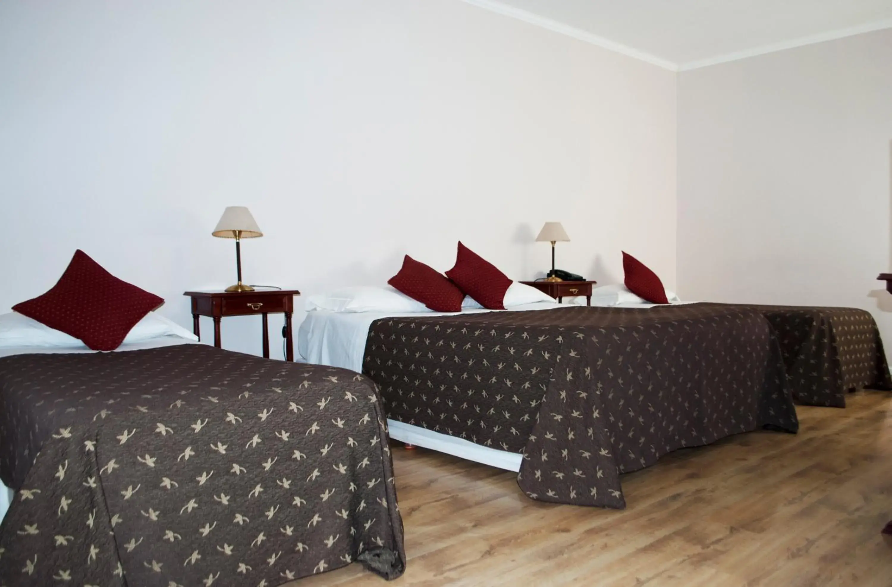 Superior Quadruple Room in Hotel Gran Madryn Superior Quadruple Room in Hotel Gran Madryn