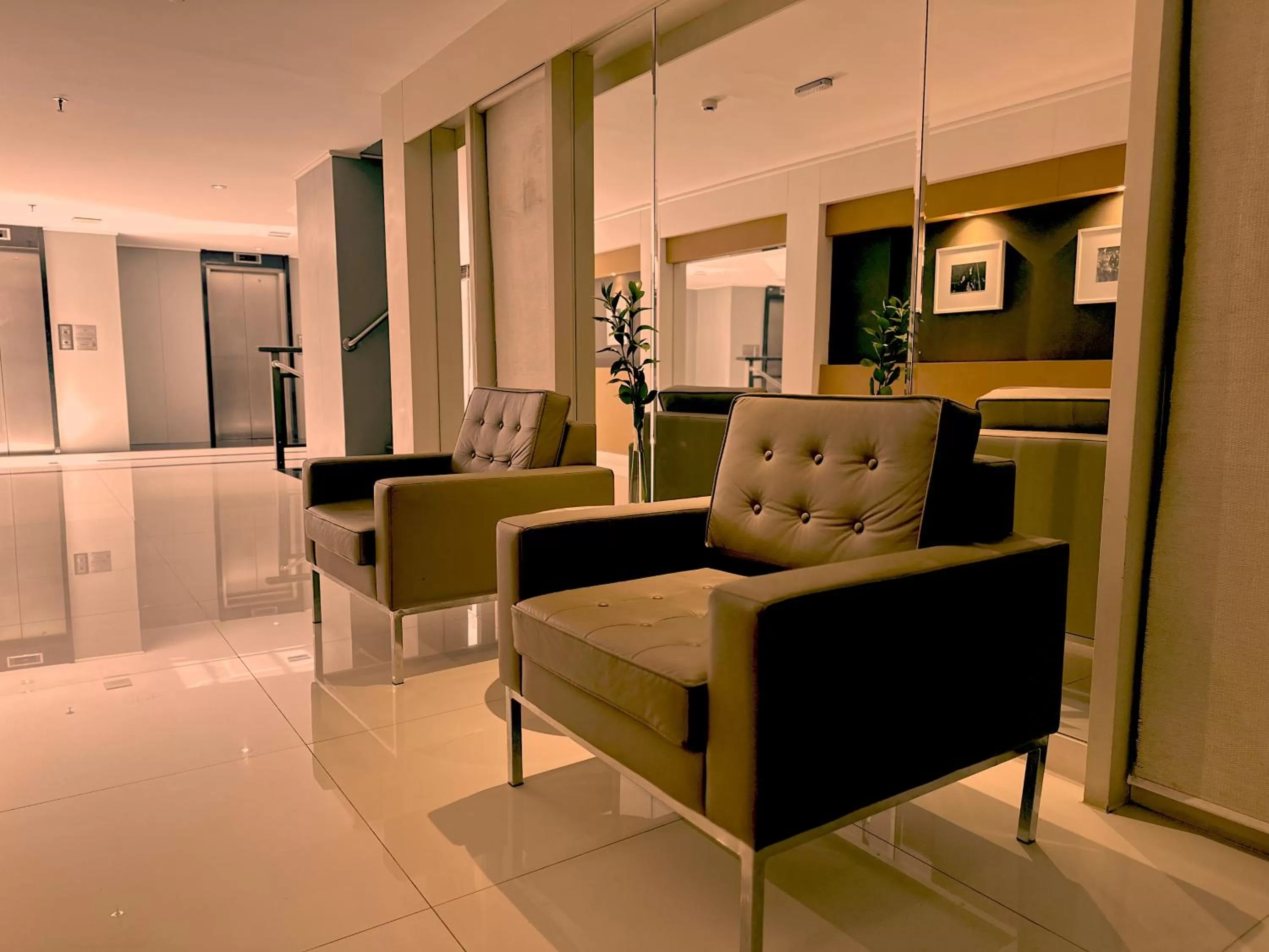 elevator in Kubitschek Plaza Hotel