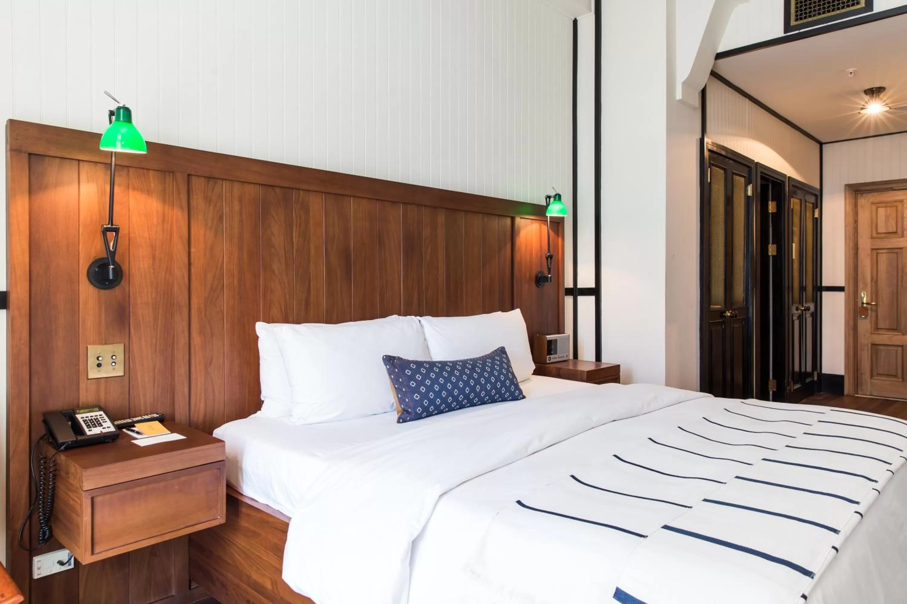 Photo of the whole room, Bed in American Trade Hotel