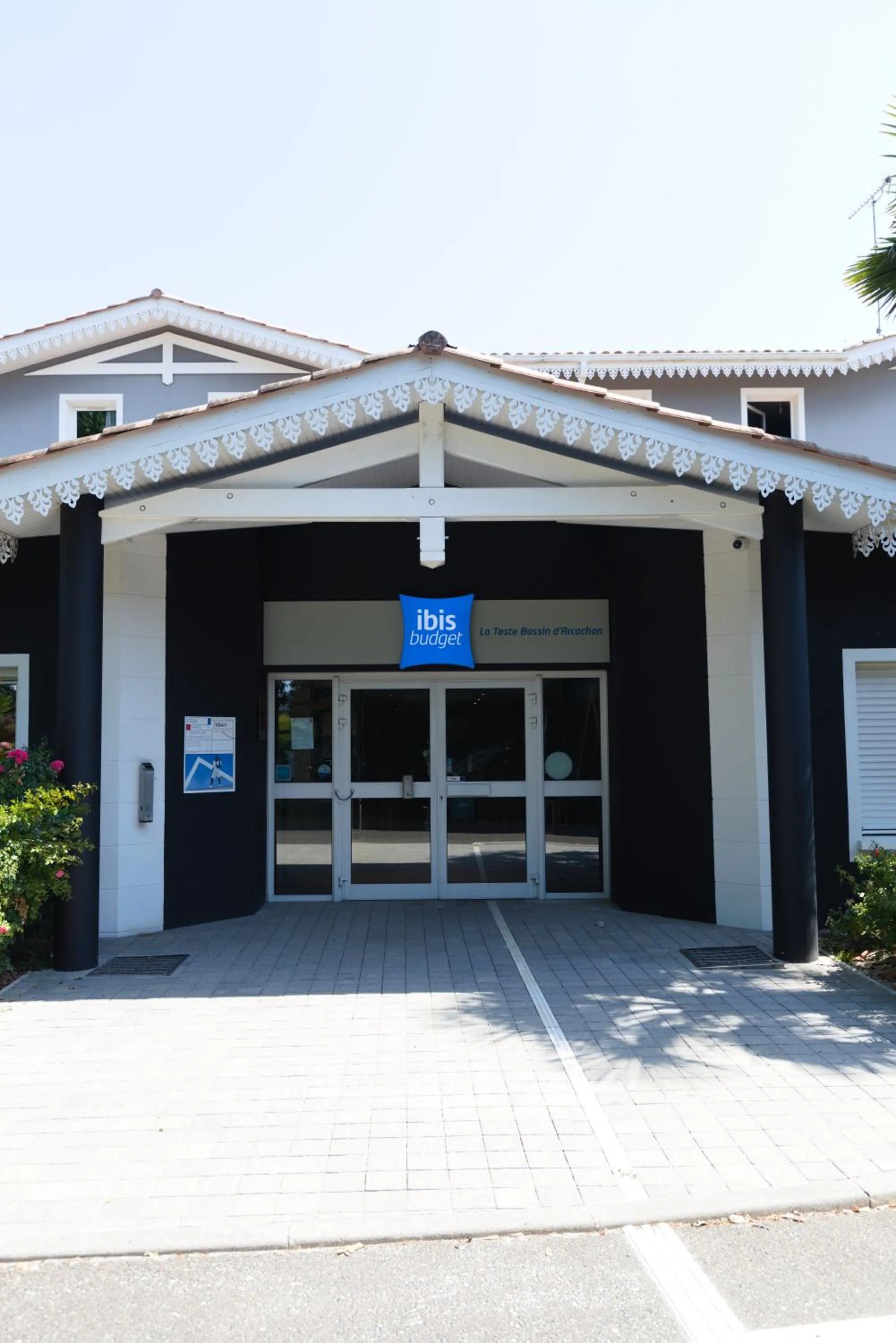 Facade/entrance in ibis Budget La Teste Bassin d'Arcachon