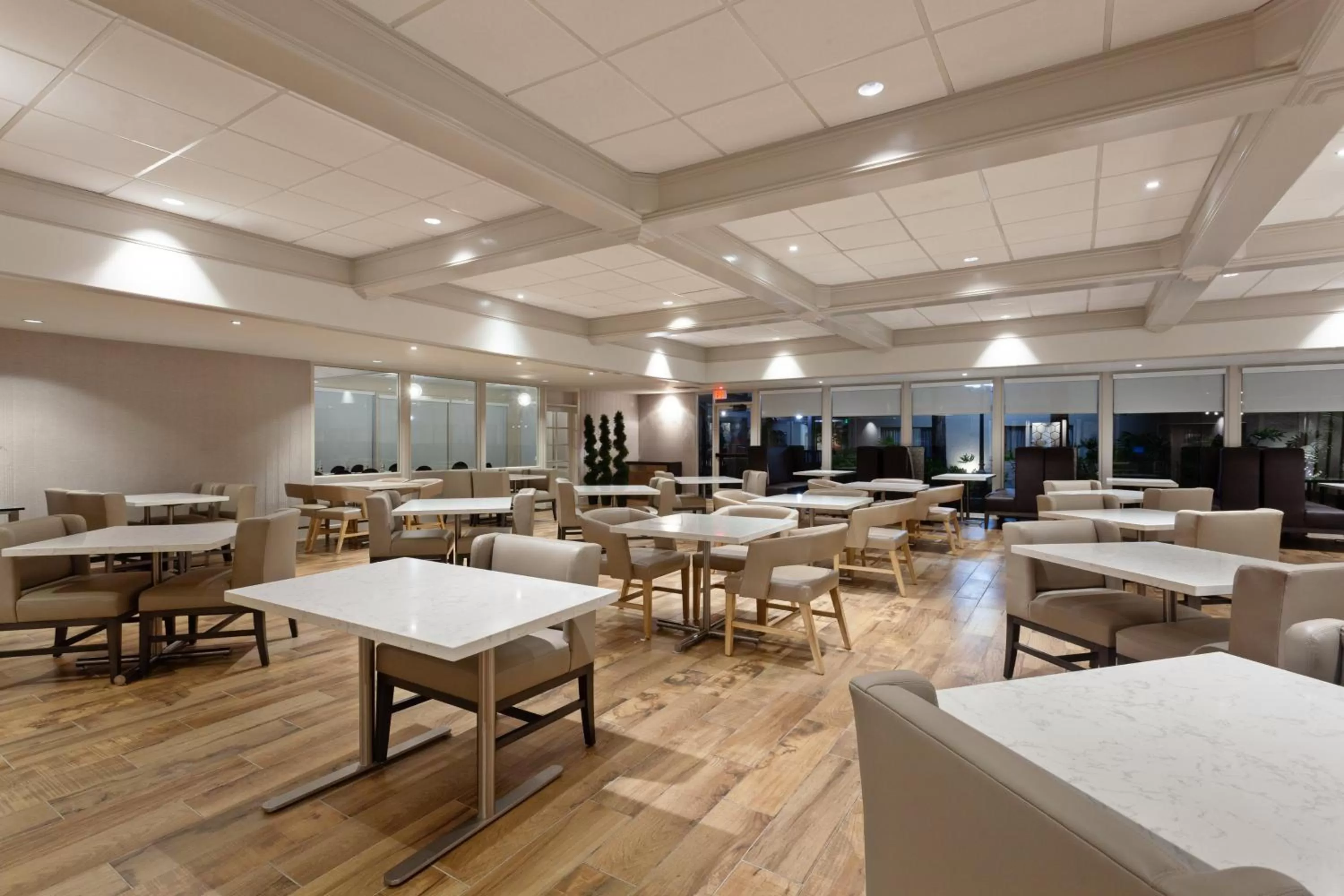 Restaurant/places to eat in Crowne Plaza Silicon Valley North - Union City by IHG