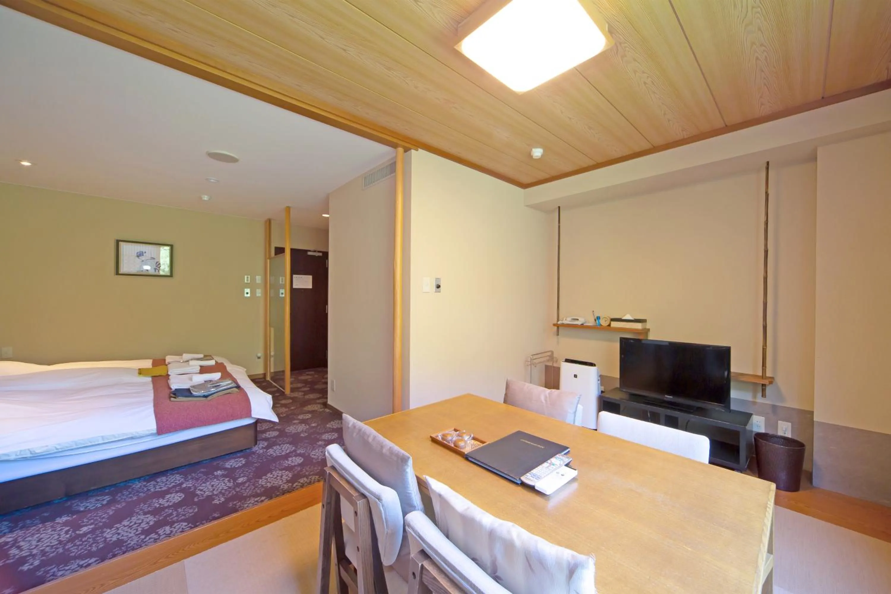 Photo of the whole room in Art & Music Spa Resort Manatei Hakone