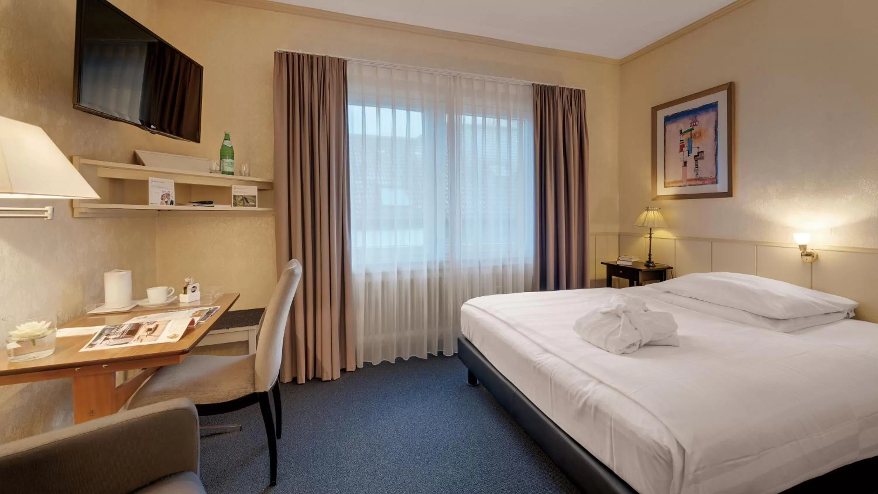 Bedroom in Wyndham Garden Gummersbach