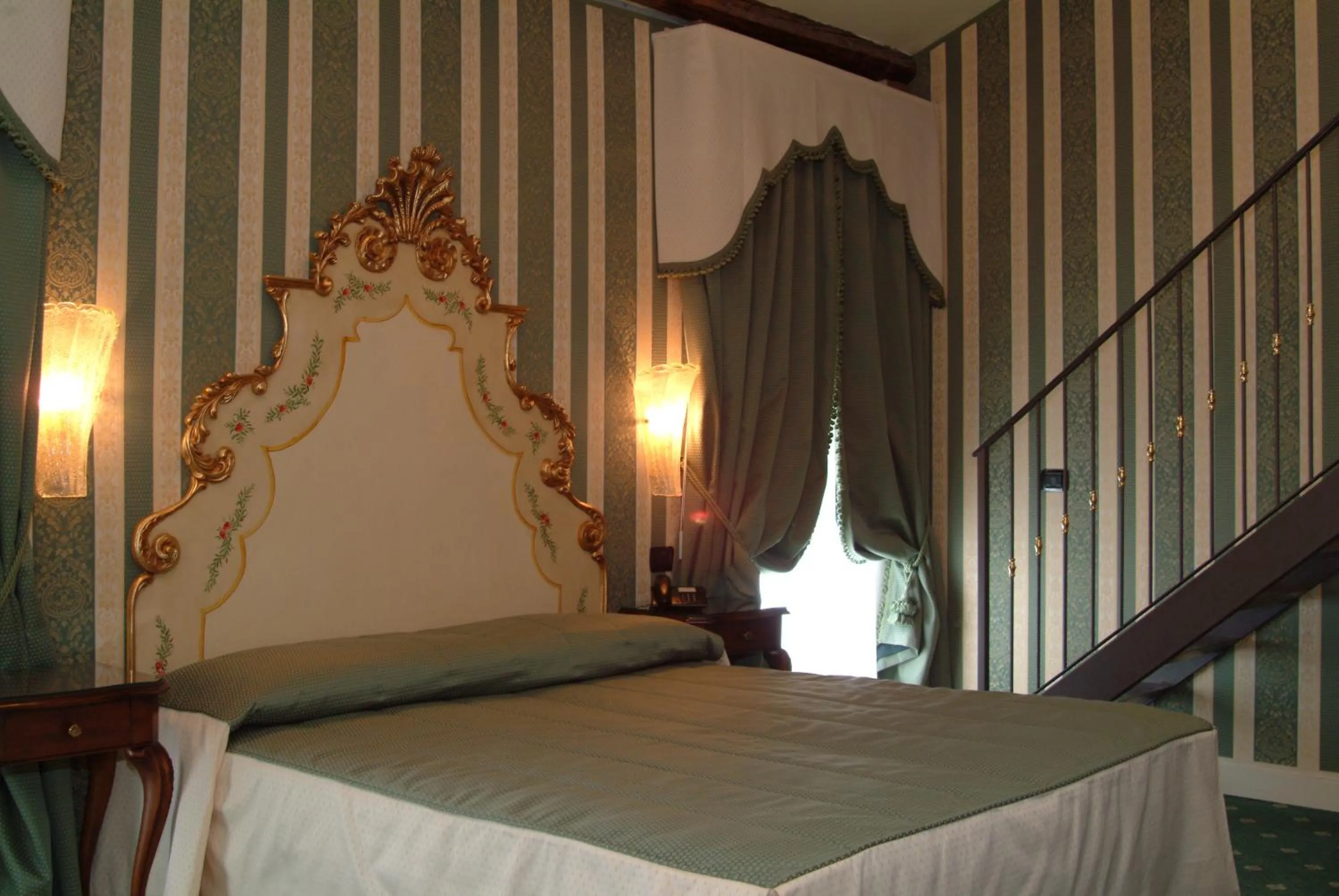 Bed in Hotel Belle Epoque