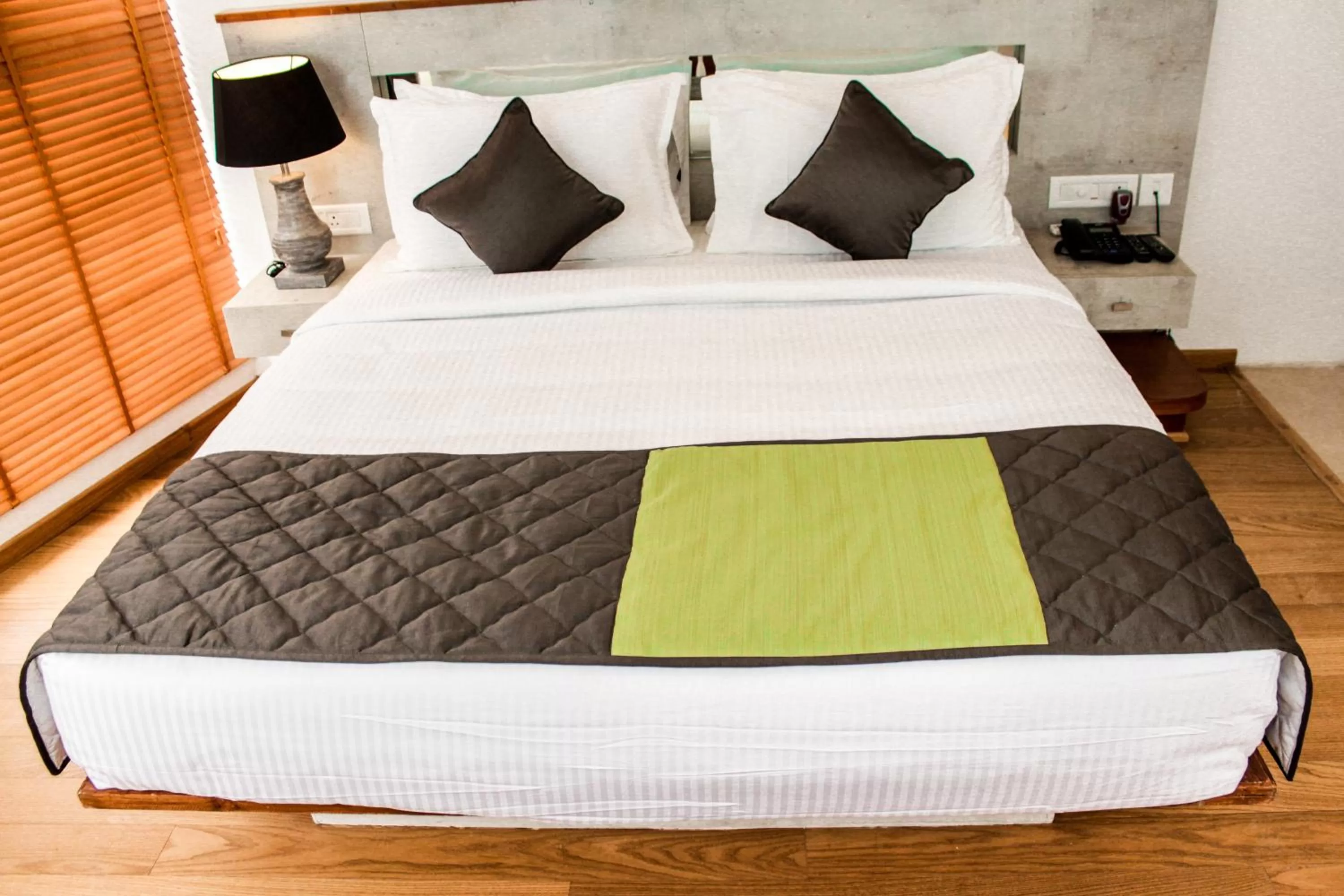 Bedroom, Bed in Shivas Gateway