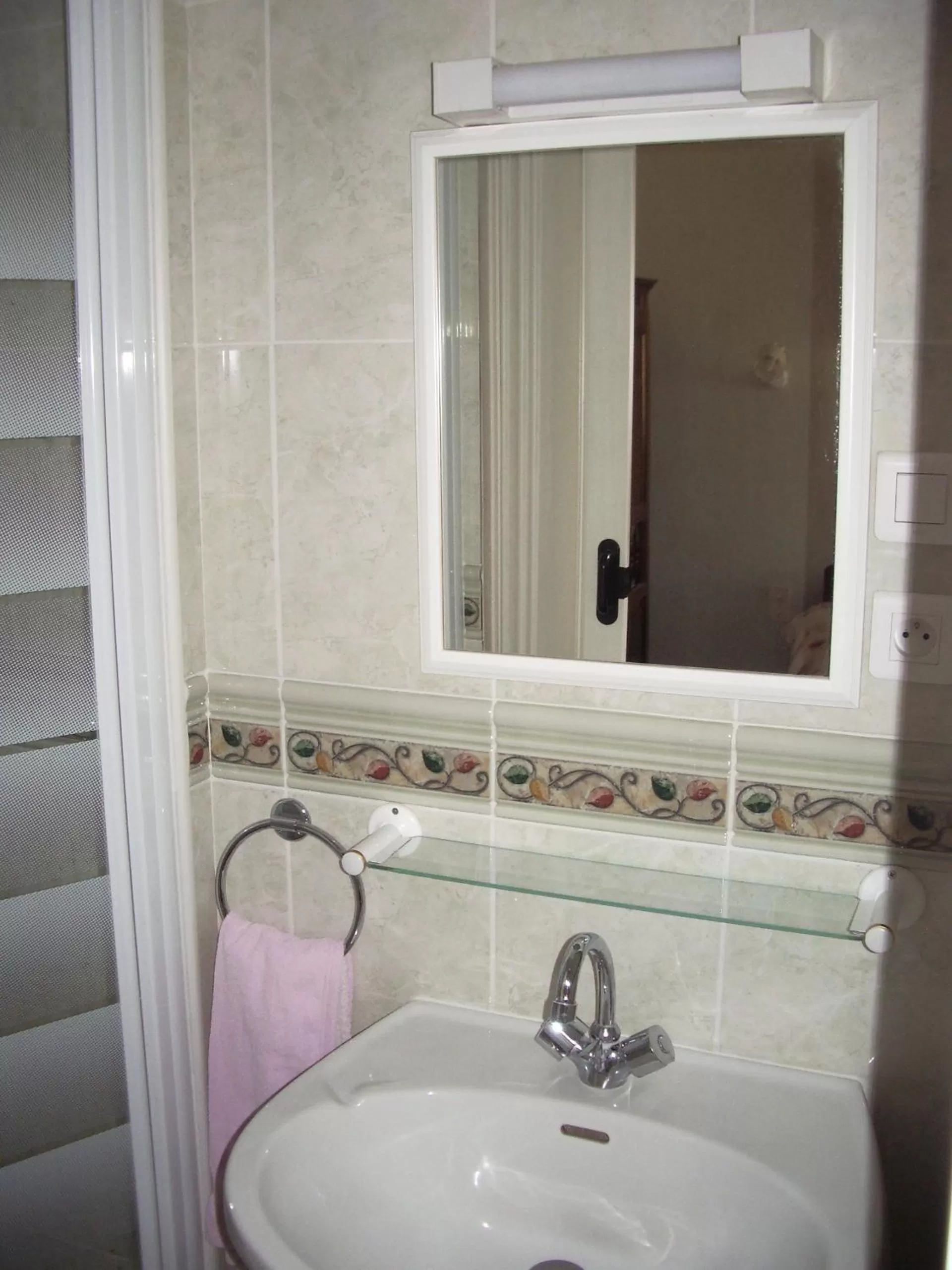 Bathroom in Les Glycines