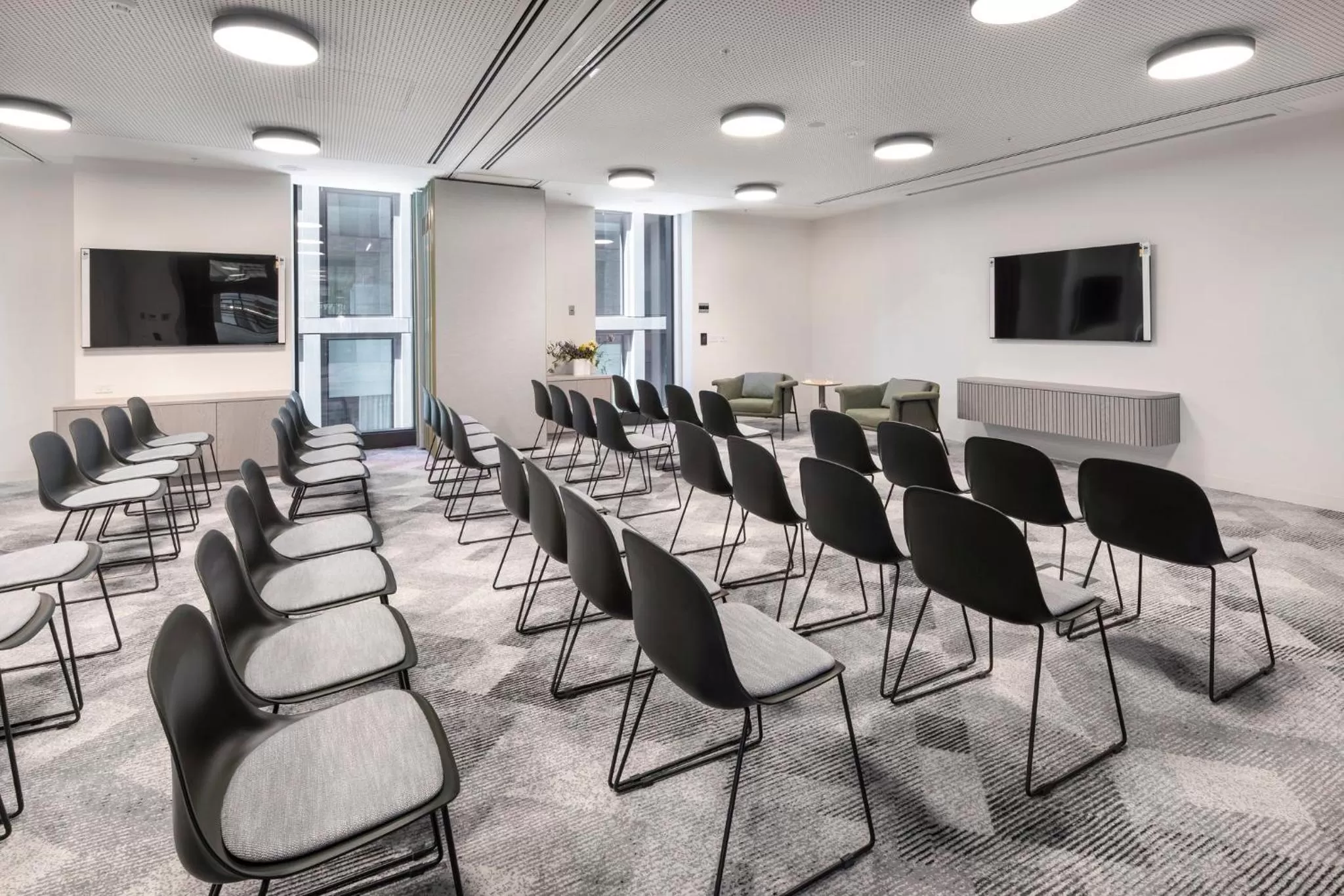 Meeting/conference room in Holiday Inn & Suites Geelong by IHG