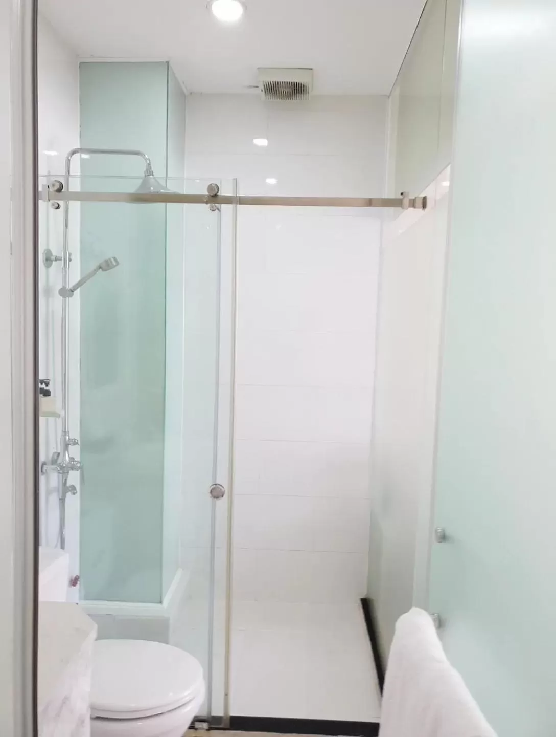 Bathroom in CHEZ LOTUS VN