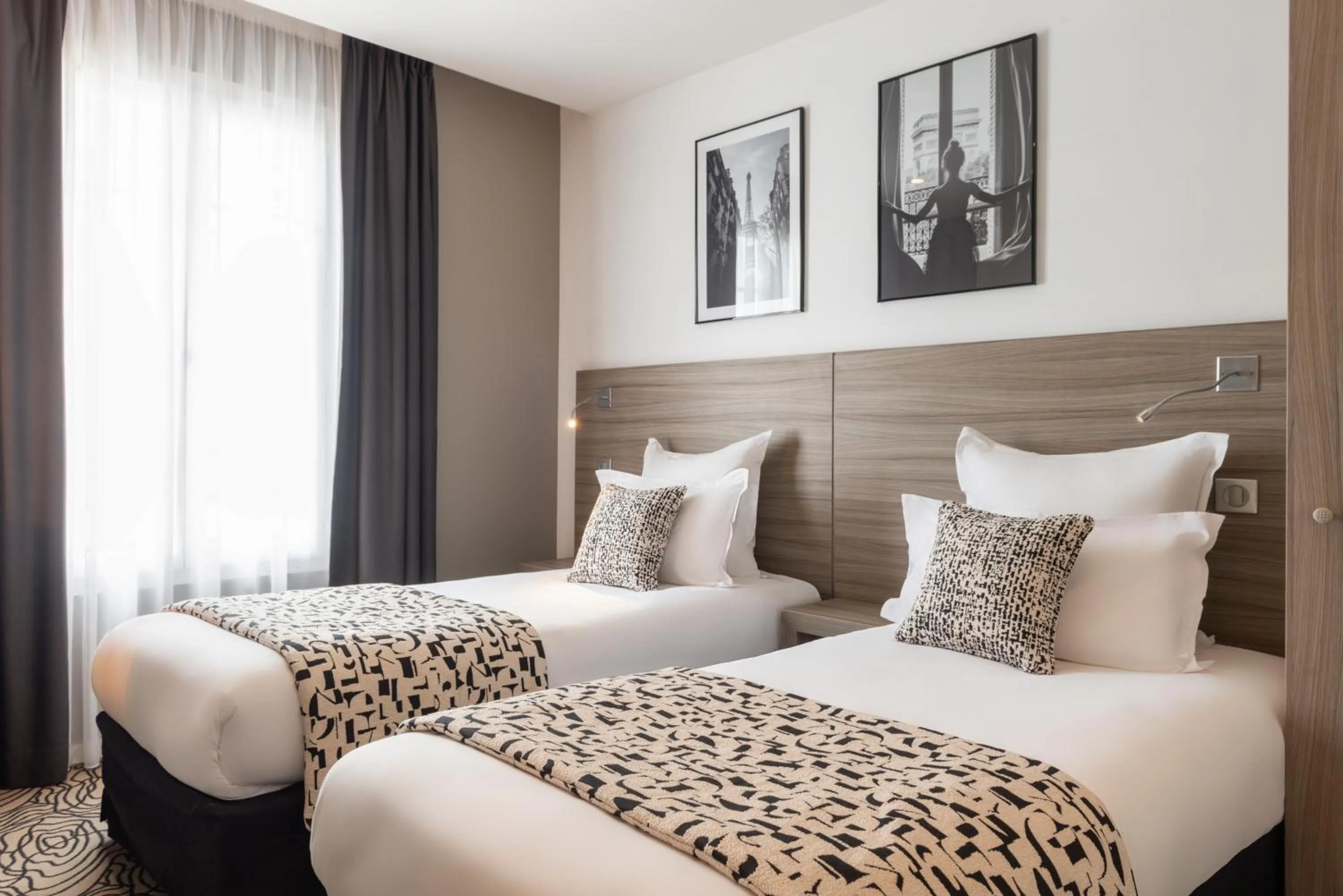 Bed in Best Western Paris Porte de Versailles