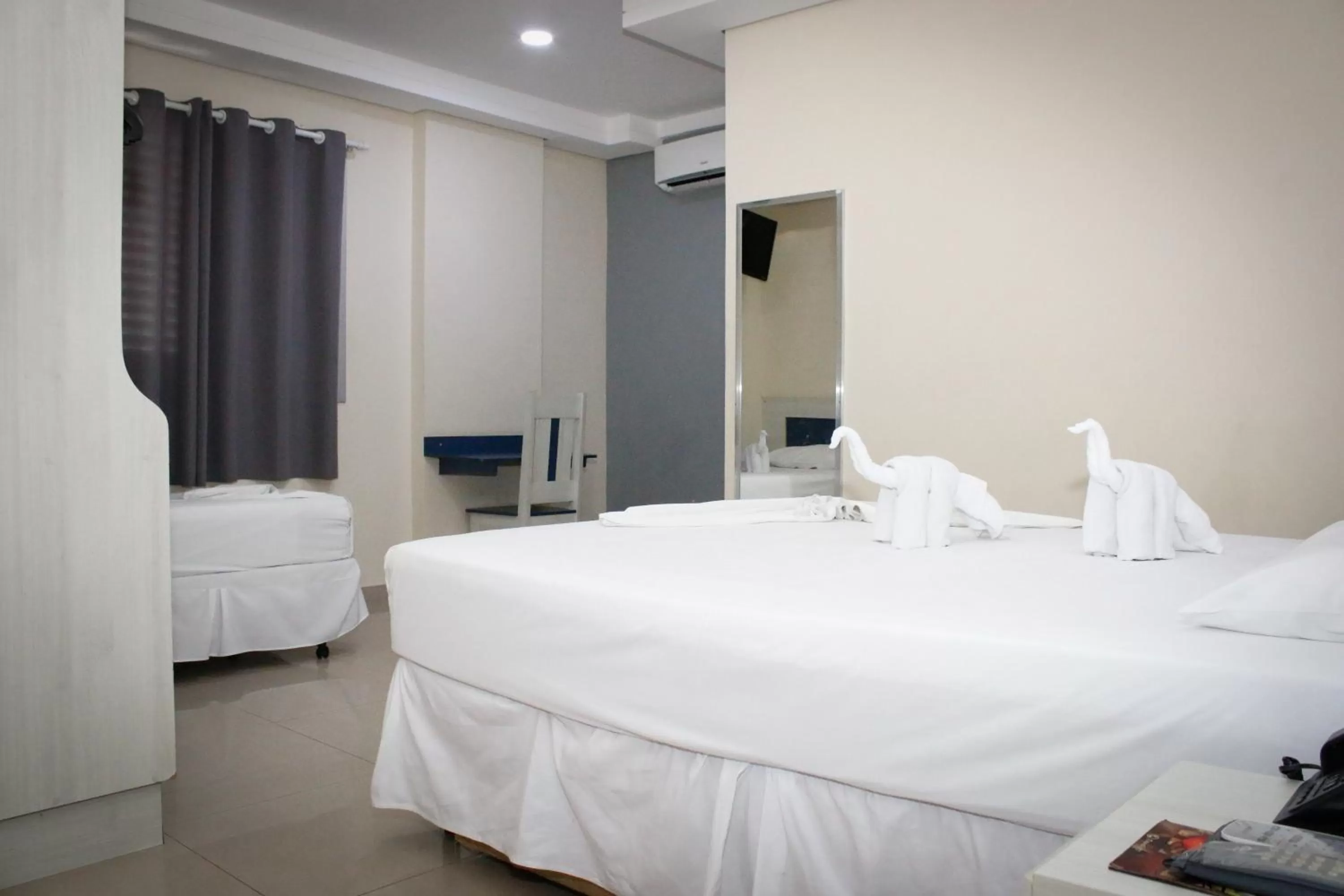 Bedroom, Bed in Hotel Santo Graal