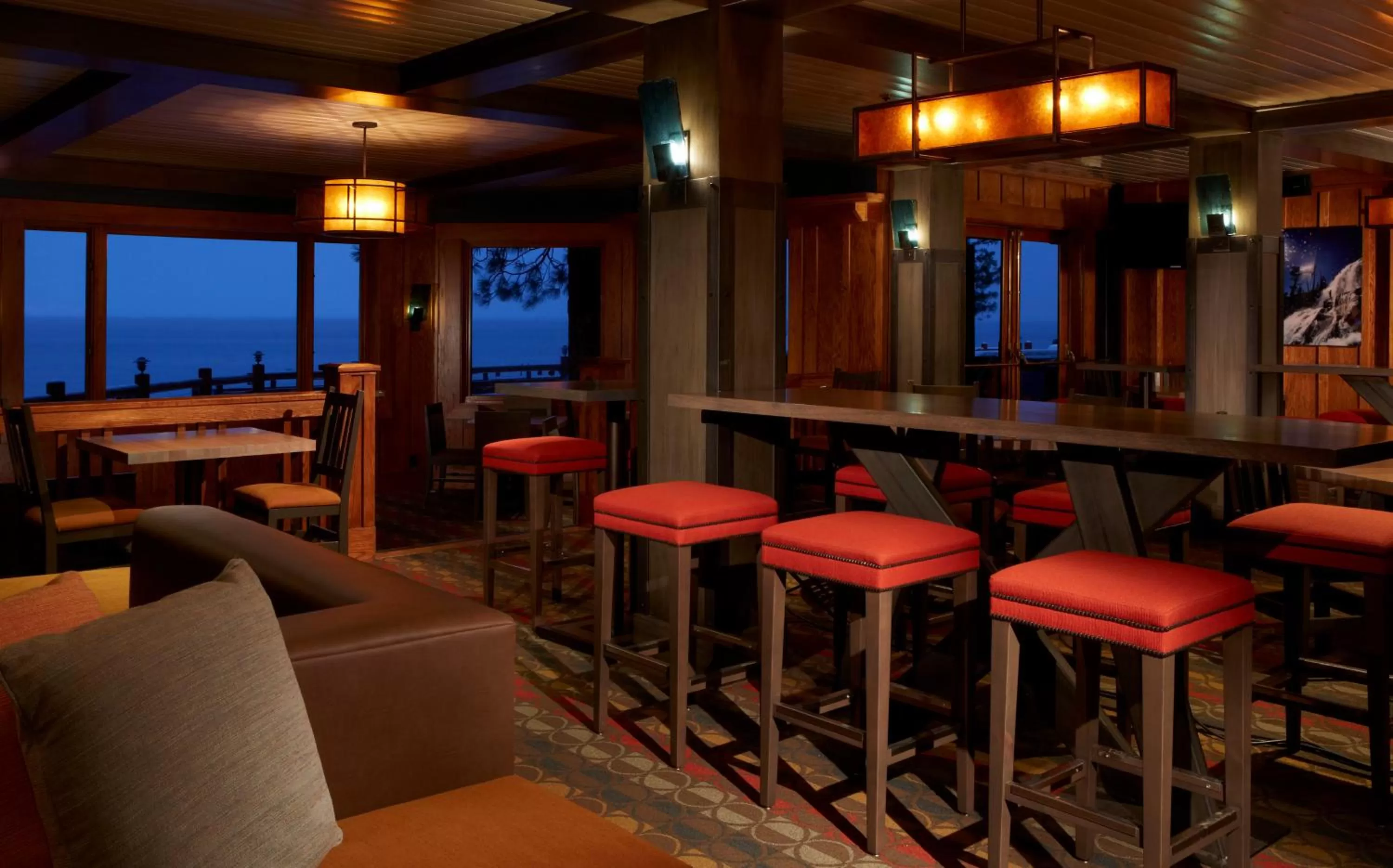 Lounge or bar in Sunnyside Resort and Lodge