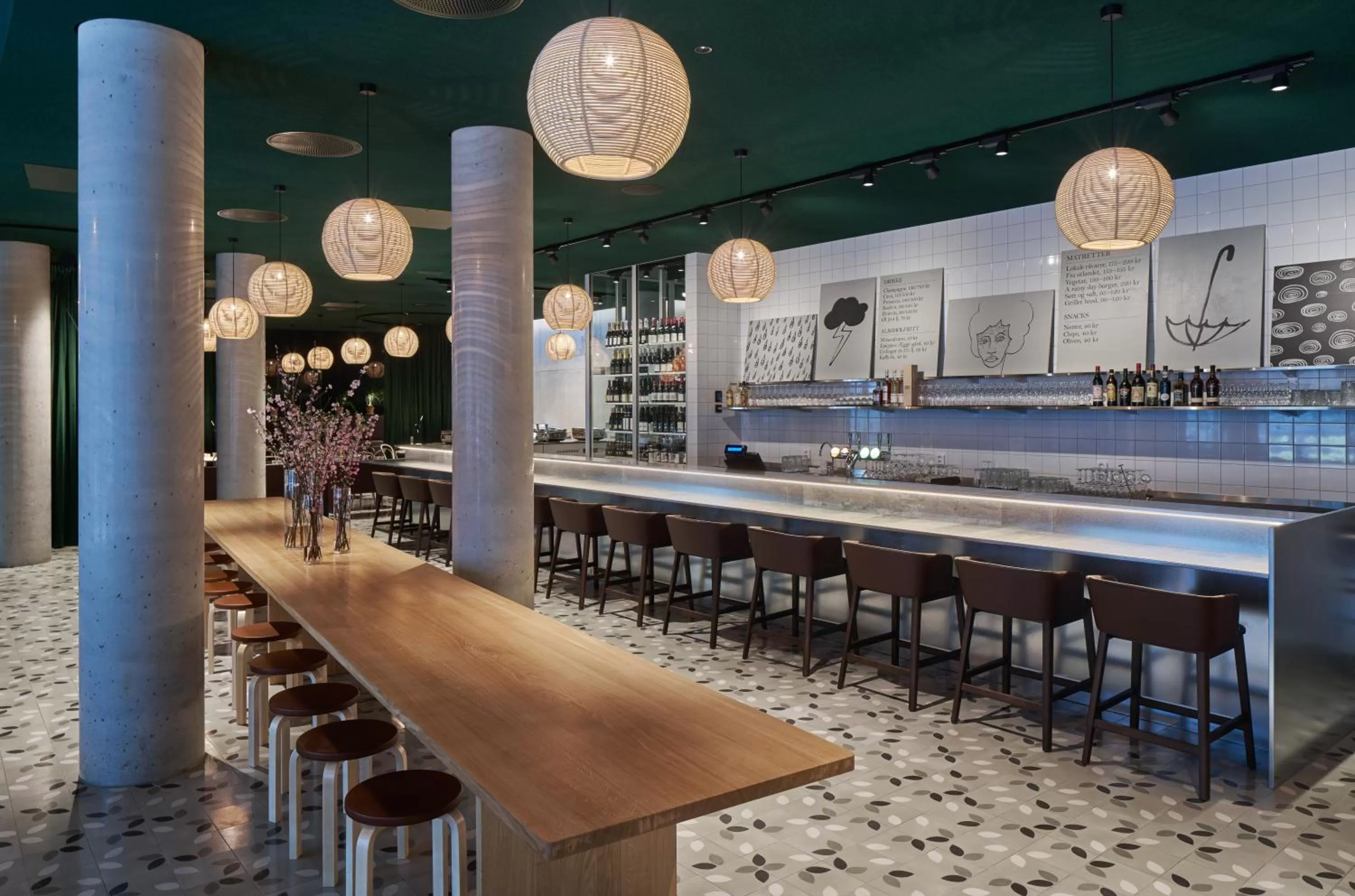 Lounge or bar in Zander K Hotel