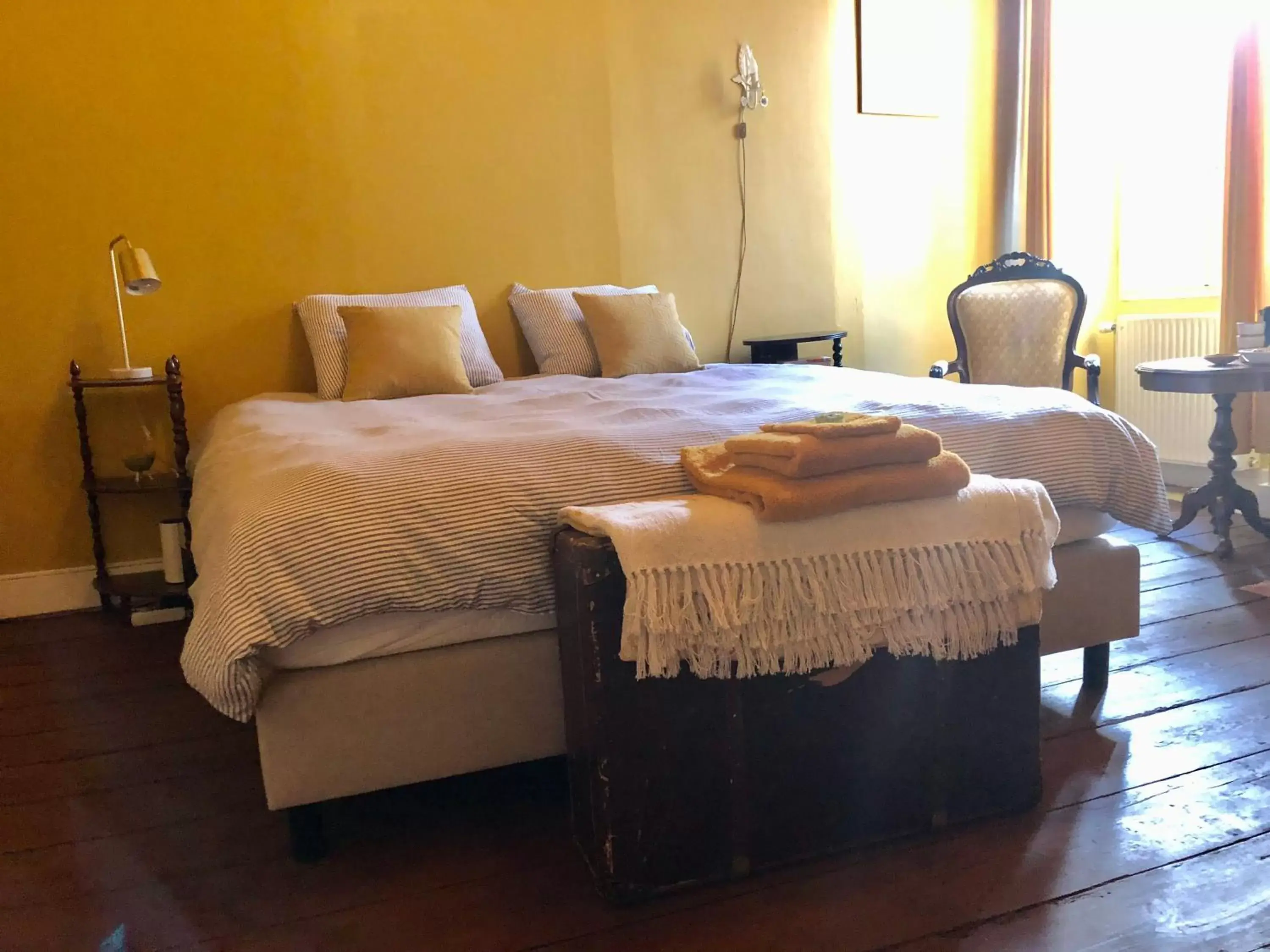 Deluxe Double or Twin Room in MaDamenFrance Deluxe Double or Twin Room in MaDamenFrance