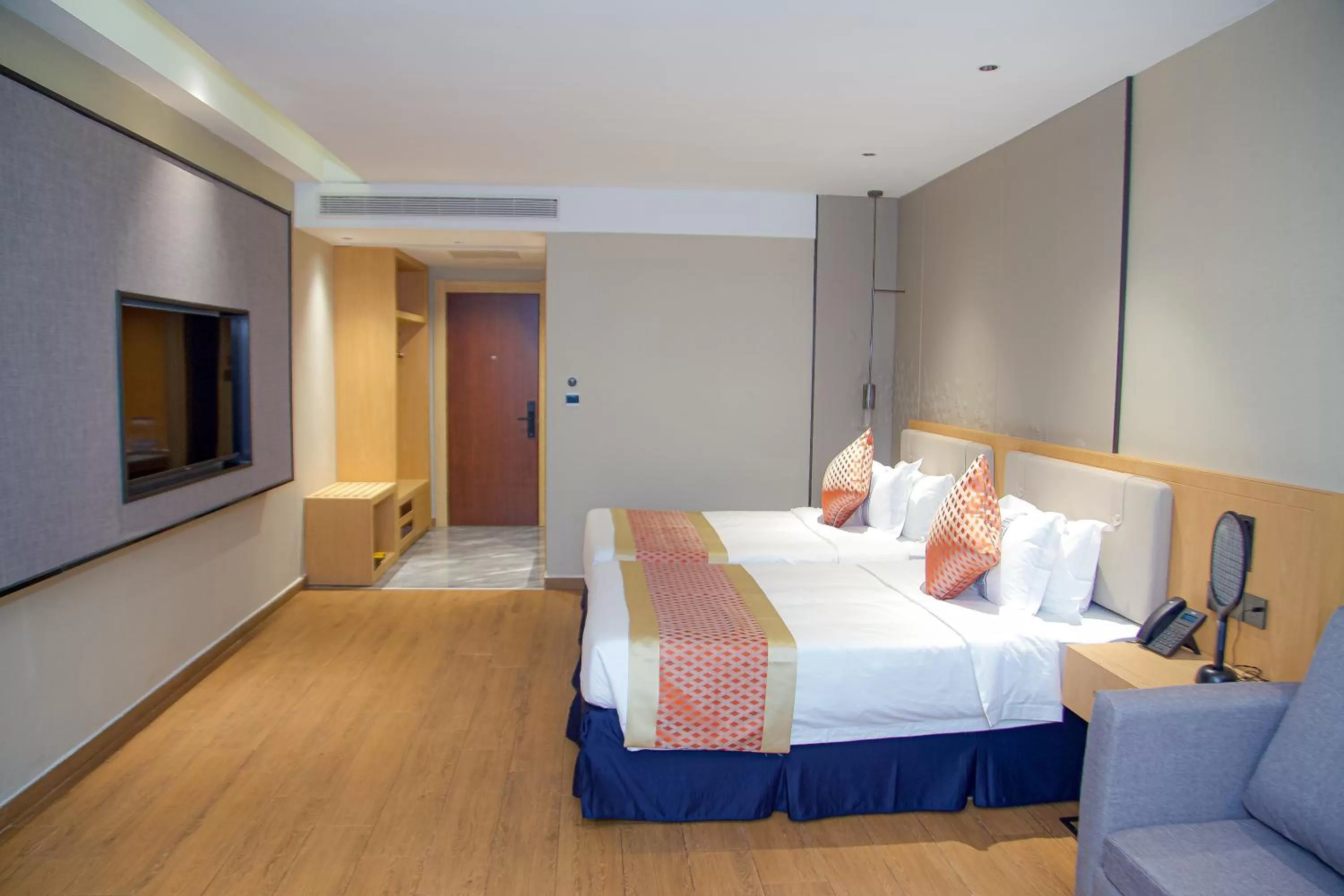 Photo of the whole room, Bed in Hôtel FAMILLE MONDIALE