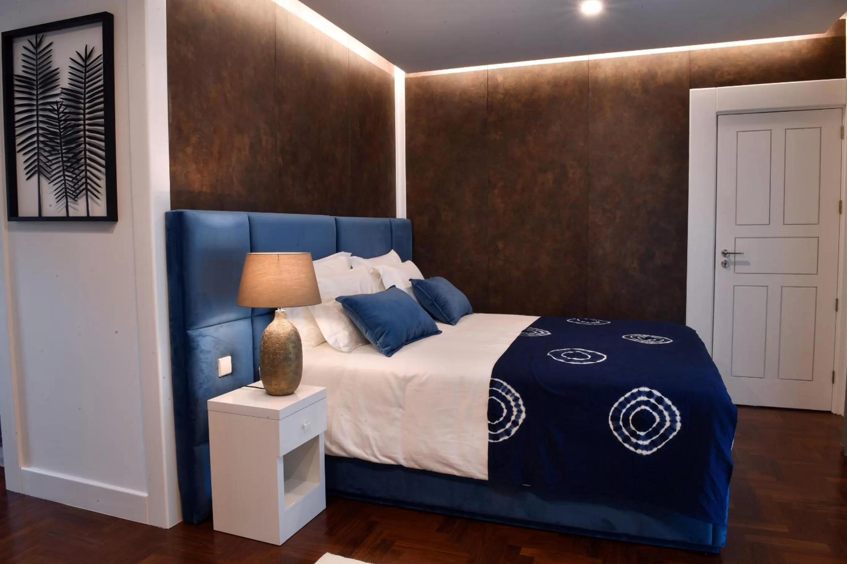 Decorative detail, Bed in Casa das Carpas