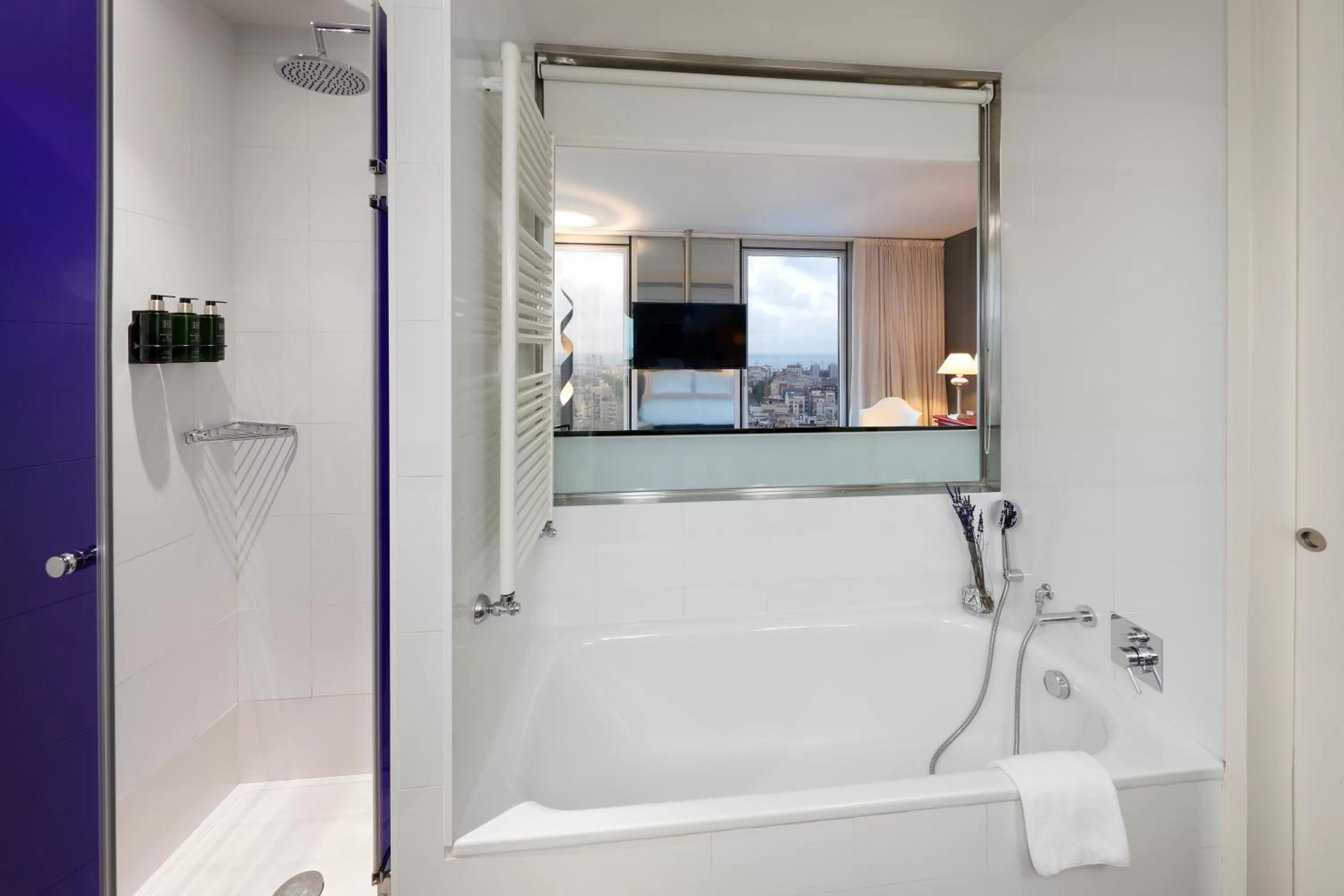 Bathroom in Melia Barcelona Sky 4* Sup