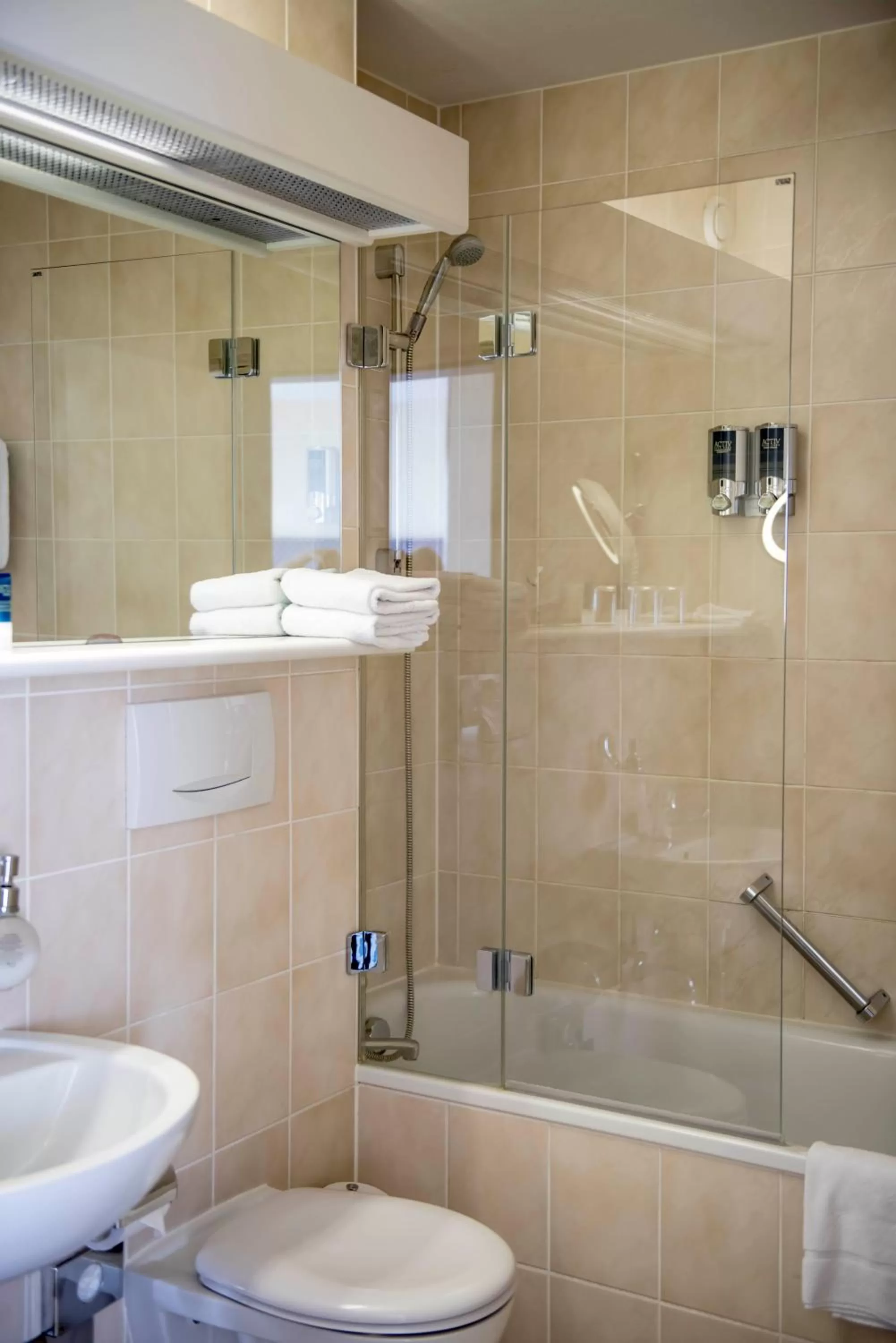 Shower in Arthotel Ana im Olympiapark