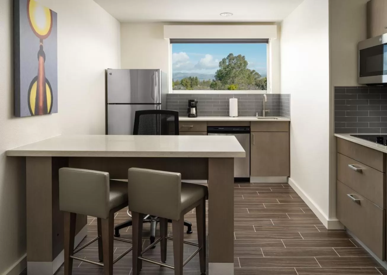 Kitchen or kitchenette in Hyatt House San Jose Airport