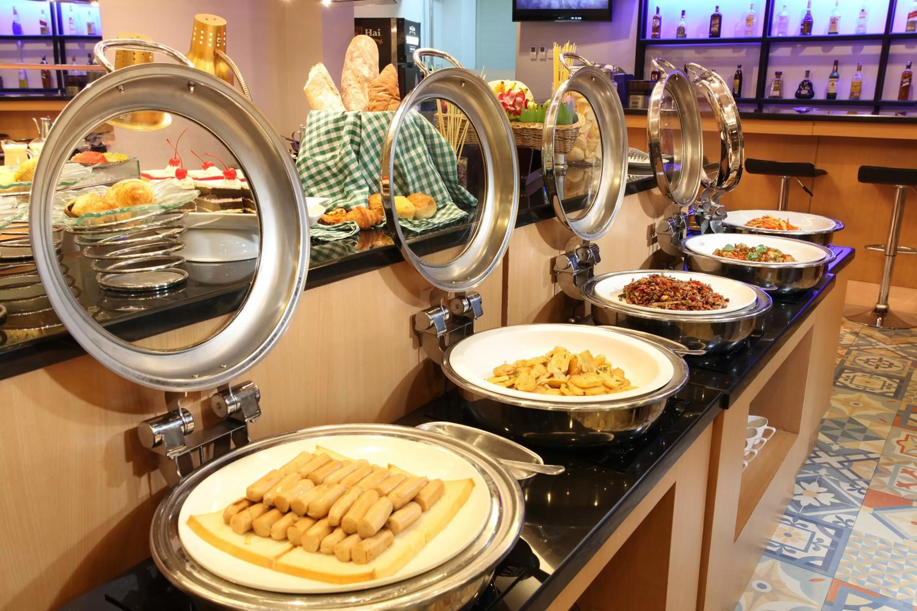 Buffet breakfast in Swiss-Belinn Balikpapan