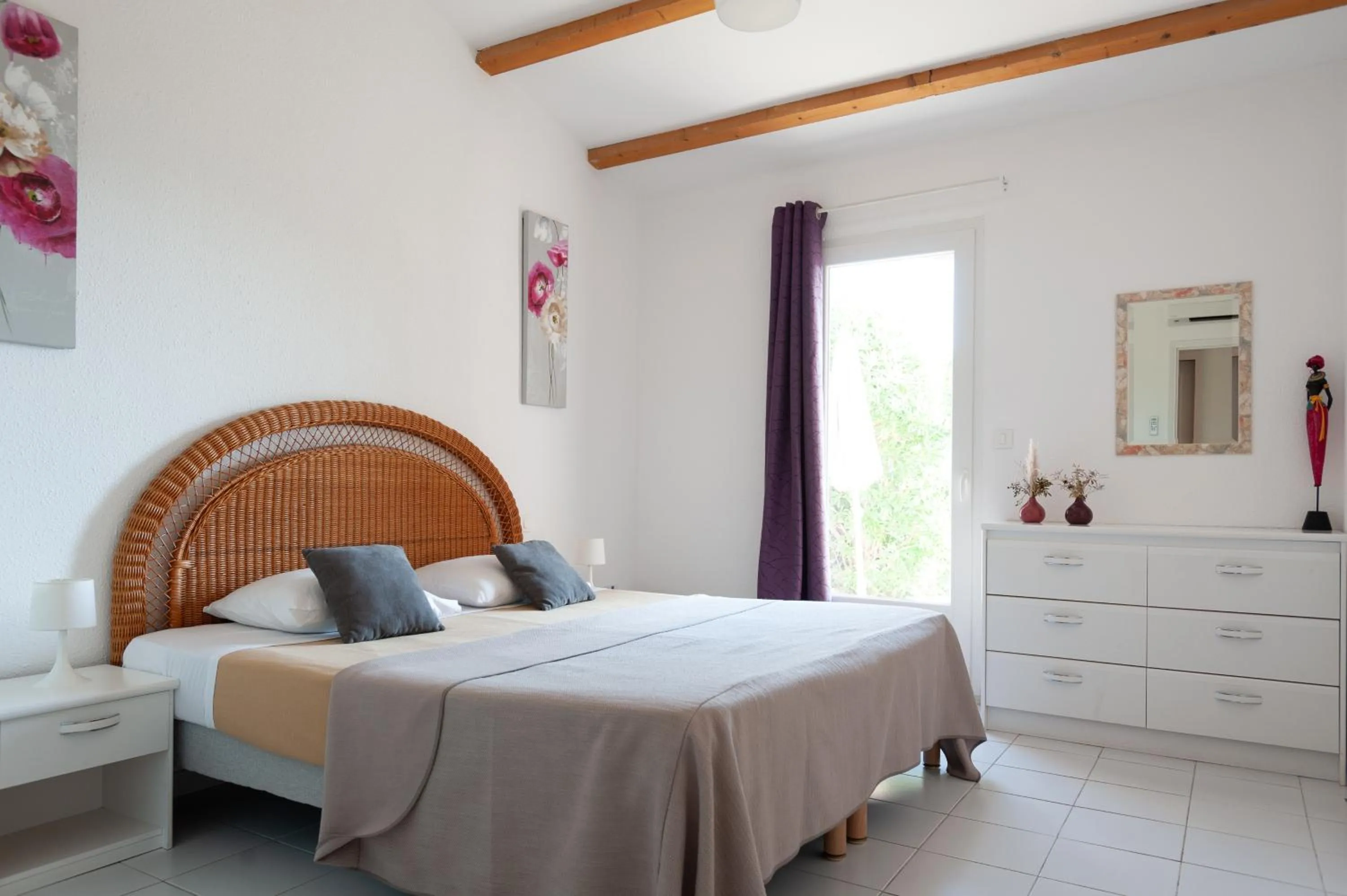 Bed in Résidence Marina Di Santa Giulia