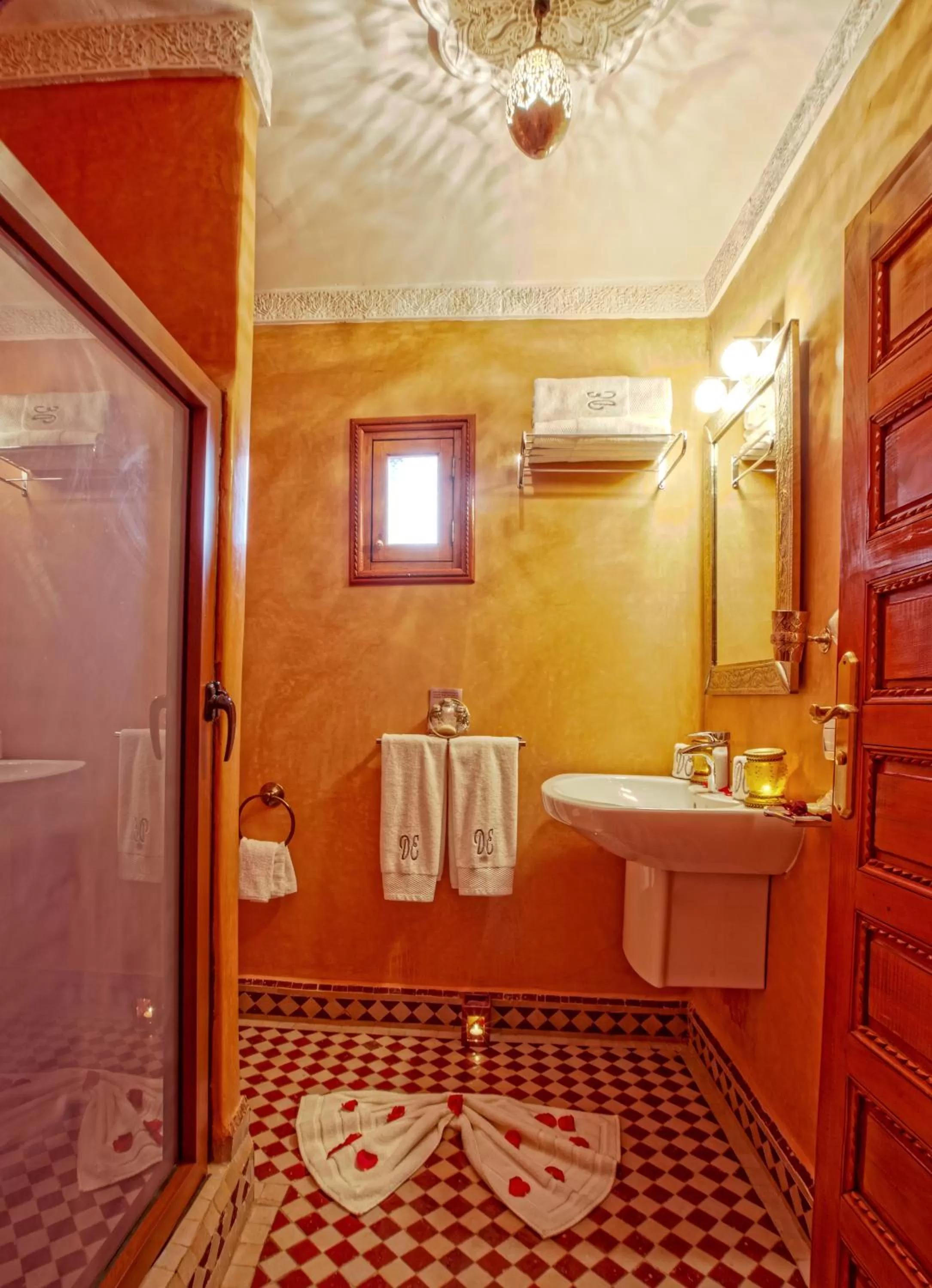 Bathroom in Riad Dar Essalam