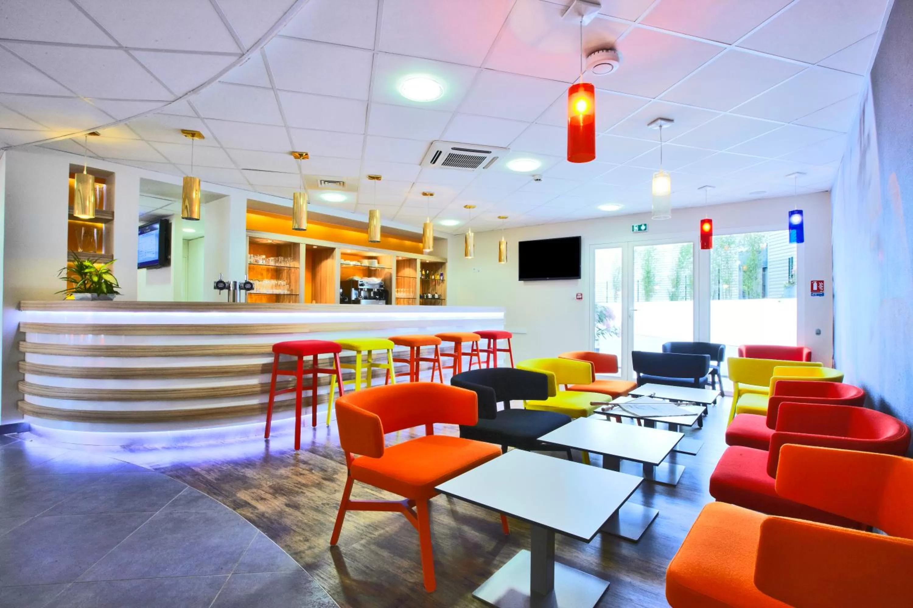 Restaurant/places to eat in ibis Styles La Rochelle Centre les Minimes