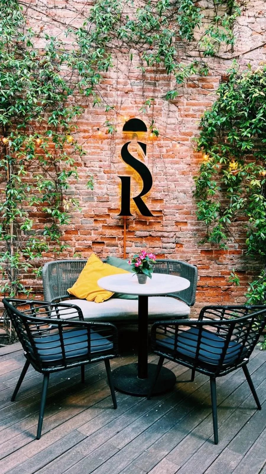 Logo/Certificate/Sign in Hotel El Coloquio