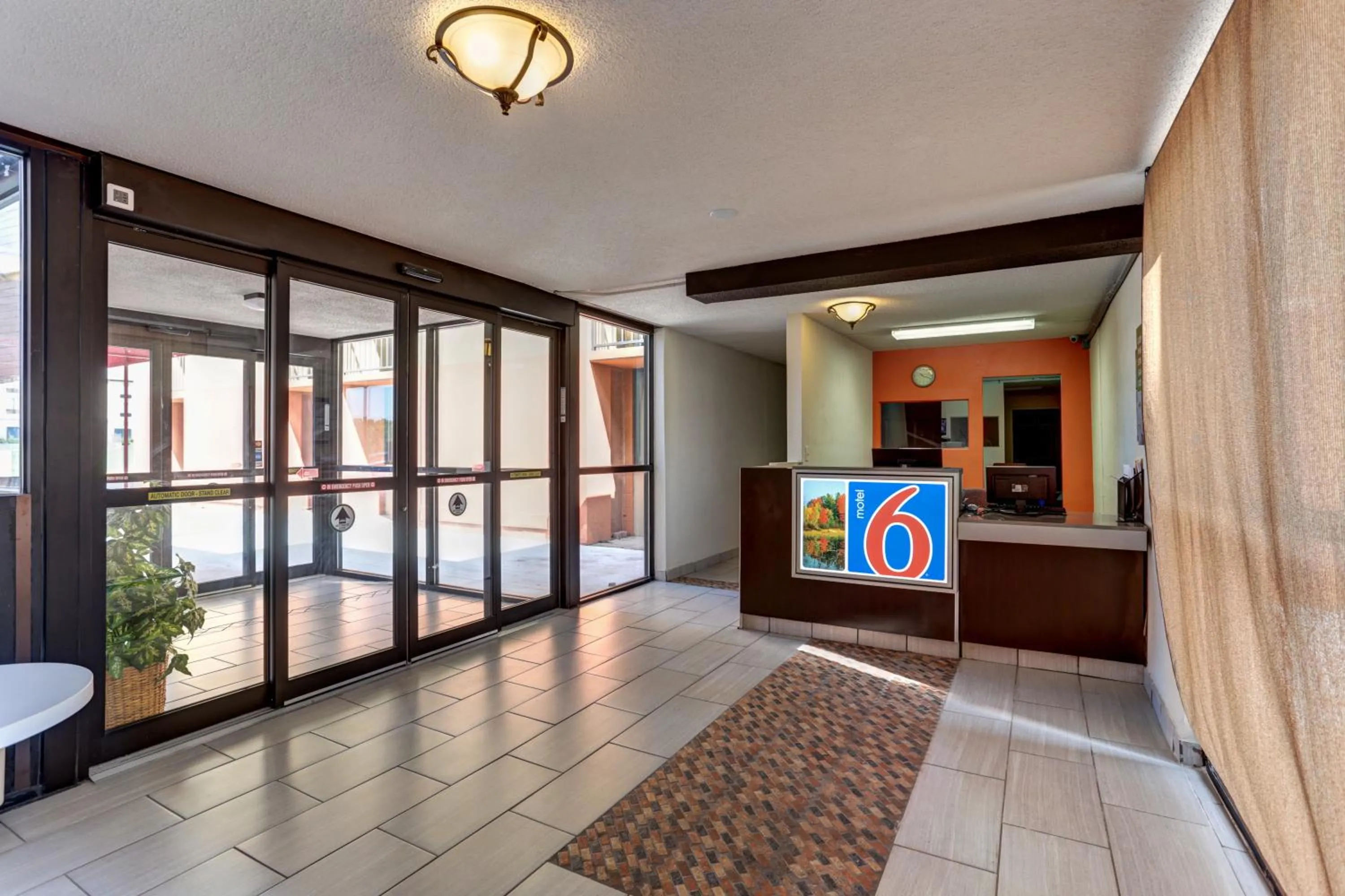 Lobby or reception in Motel 6 Jackson, TN