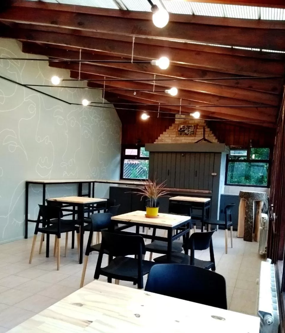 Restaurant/Places to Eat in Trastienda Guest House