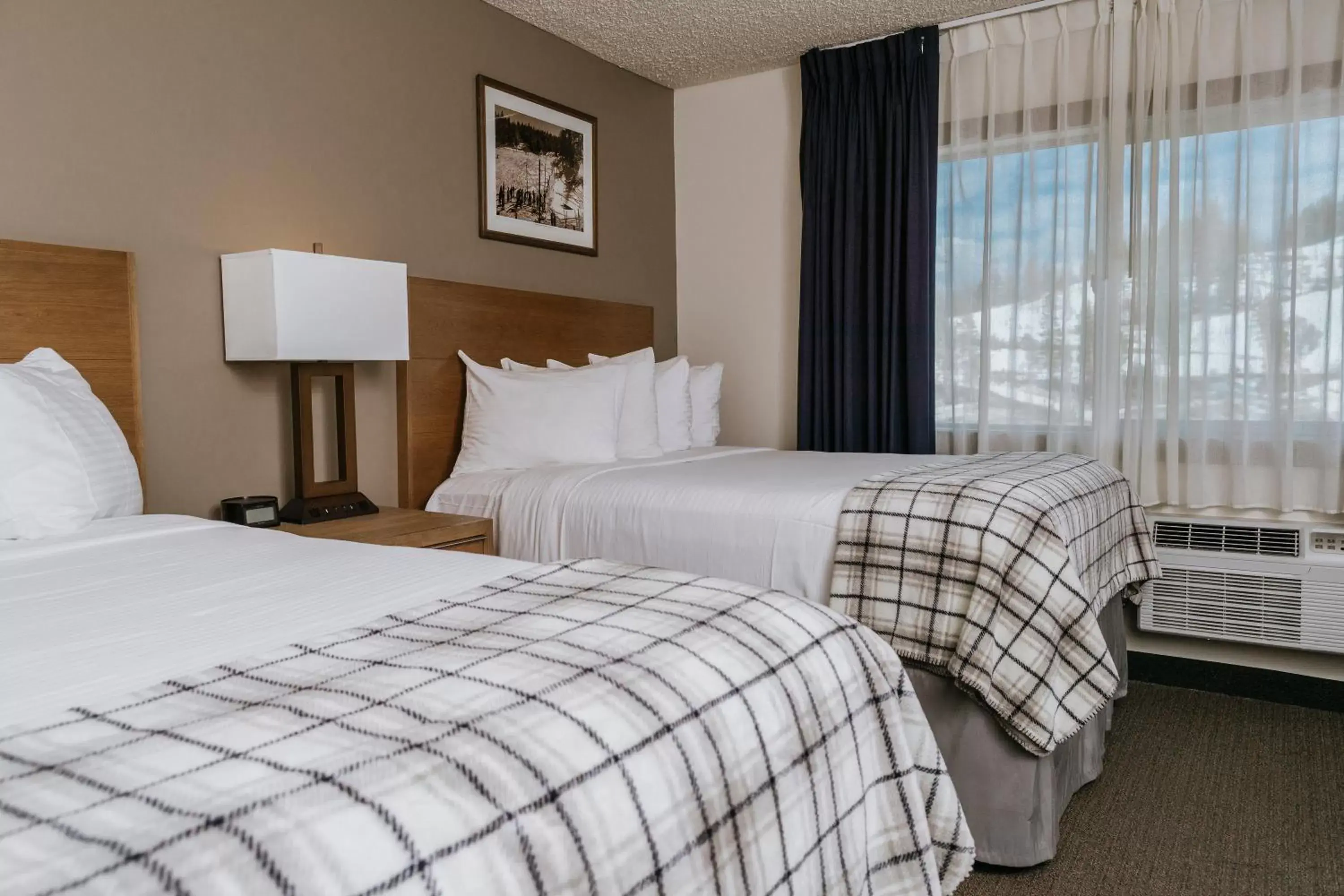 Standard Double Room in Mammoth Mountain Inn Standard Double Room in Mammoth Mountain Inn