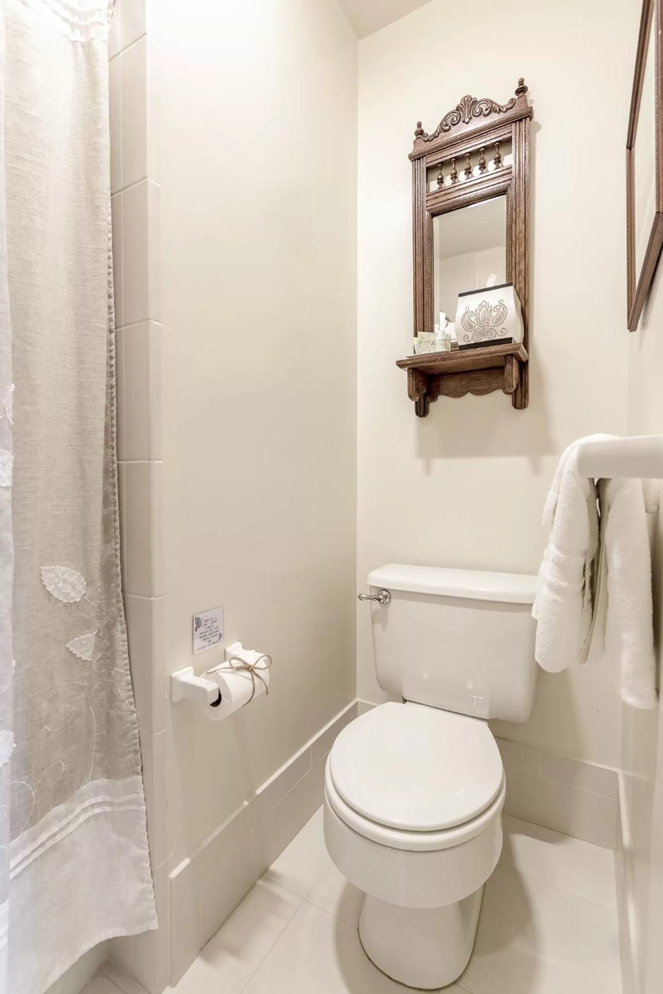 Shower in Abigail's Bed and Breakfast Inn