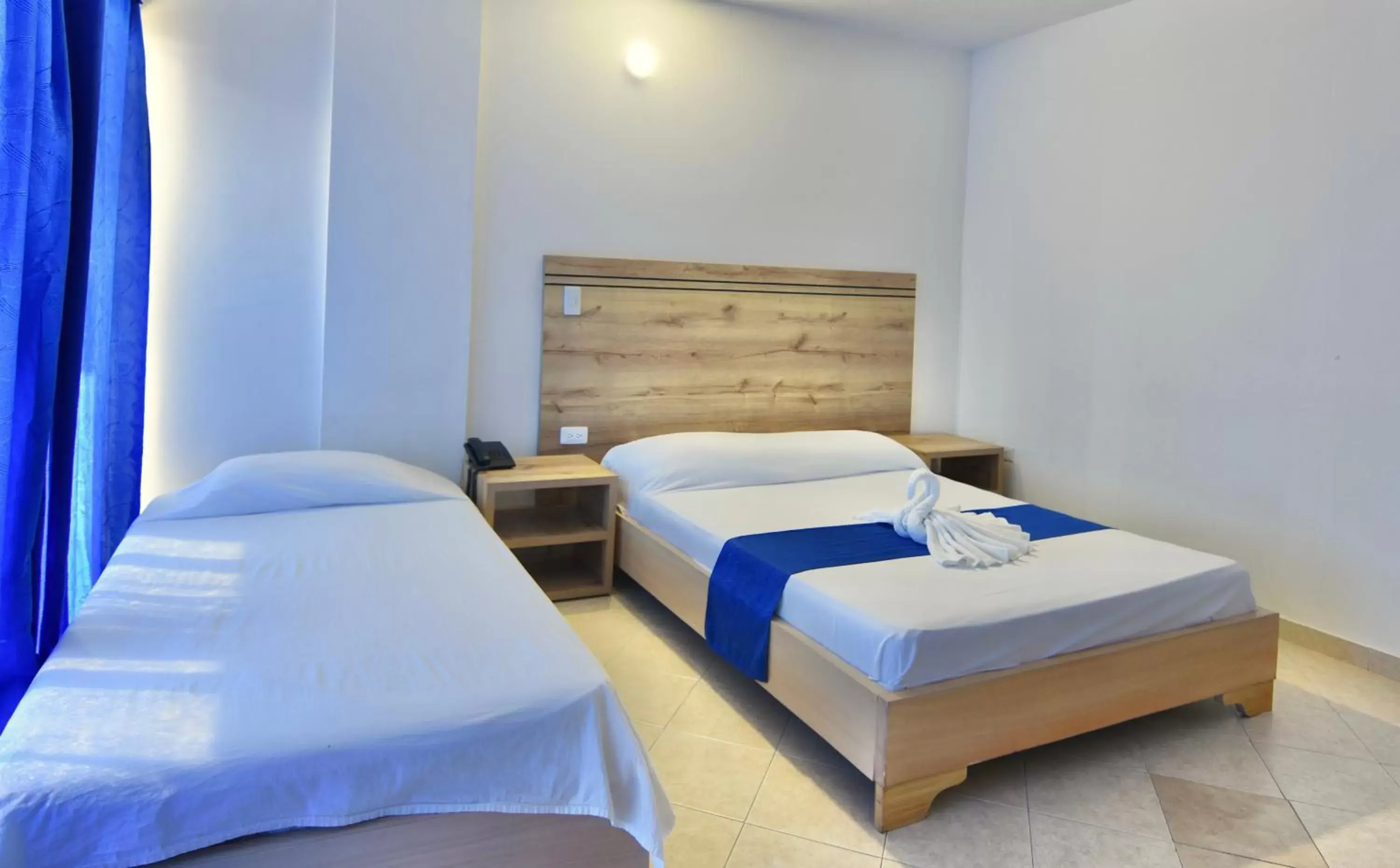 Economy Twin Room in Hotel Comercial Economy Twin Room in Hotel Comercial